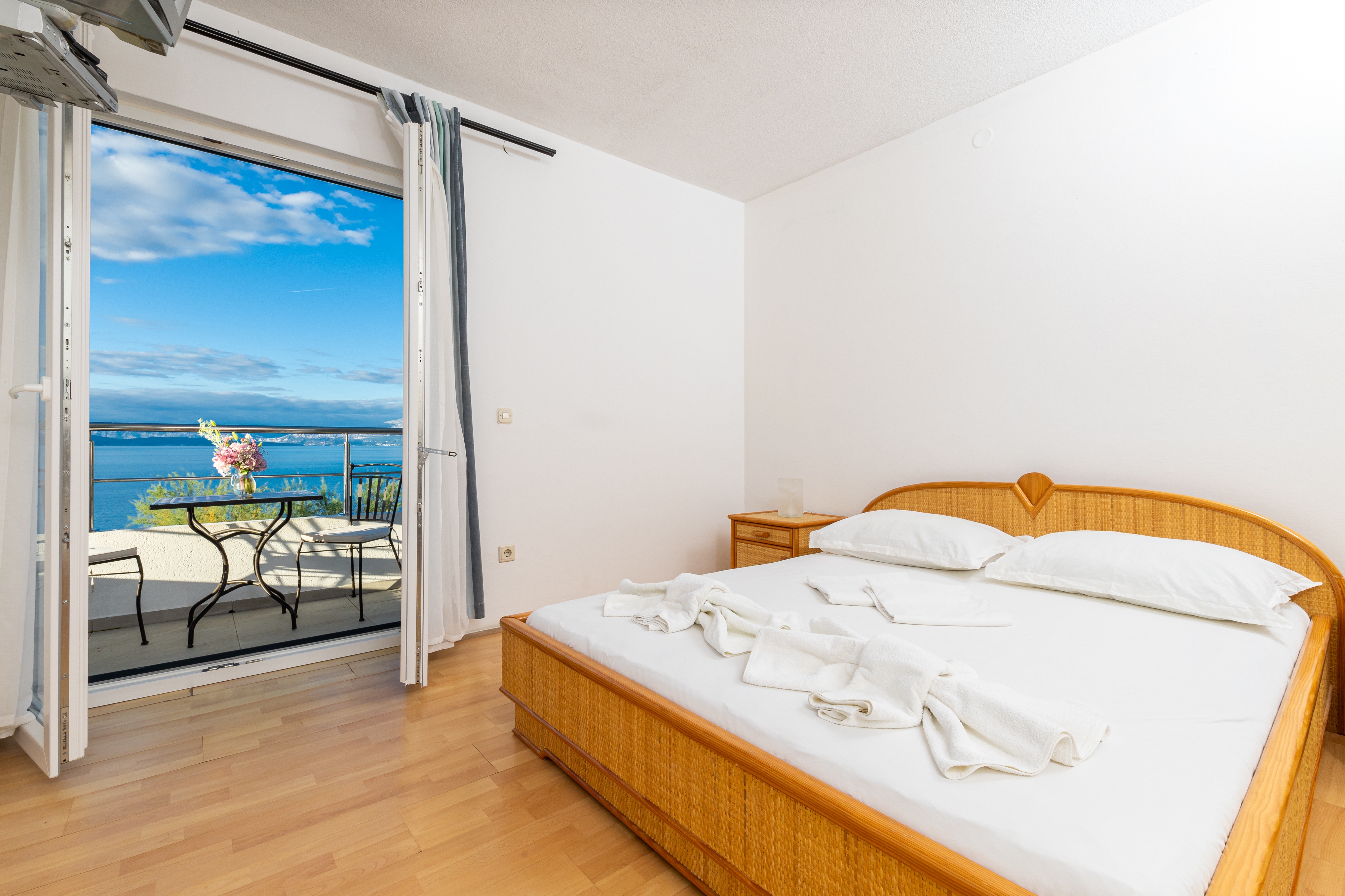 Room near beach Cove Pokrivenik, Hvar (S-2069-n)