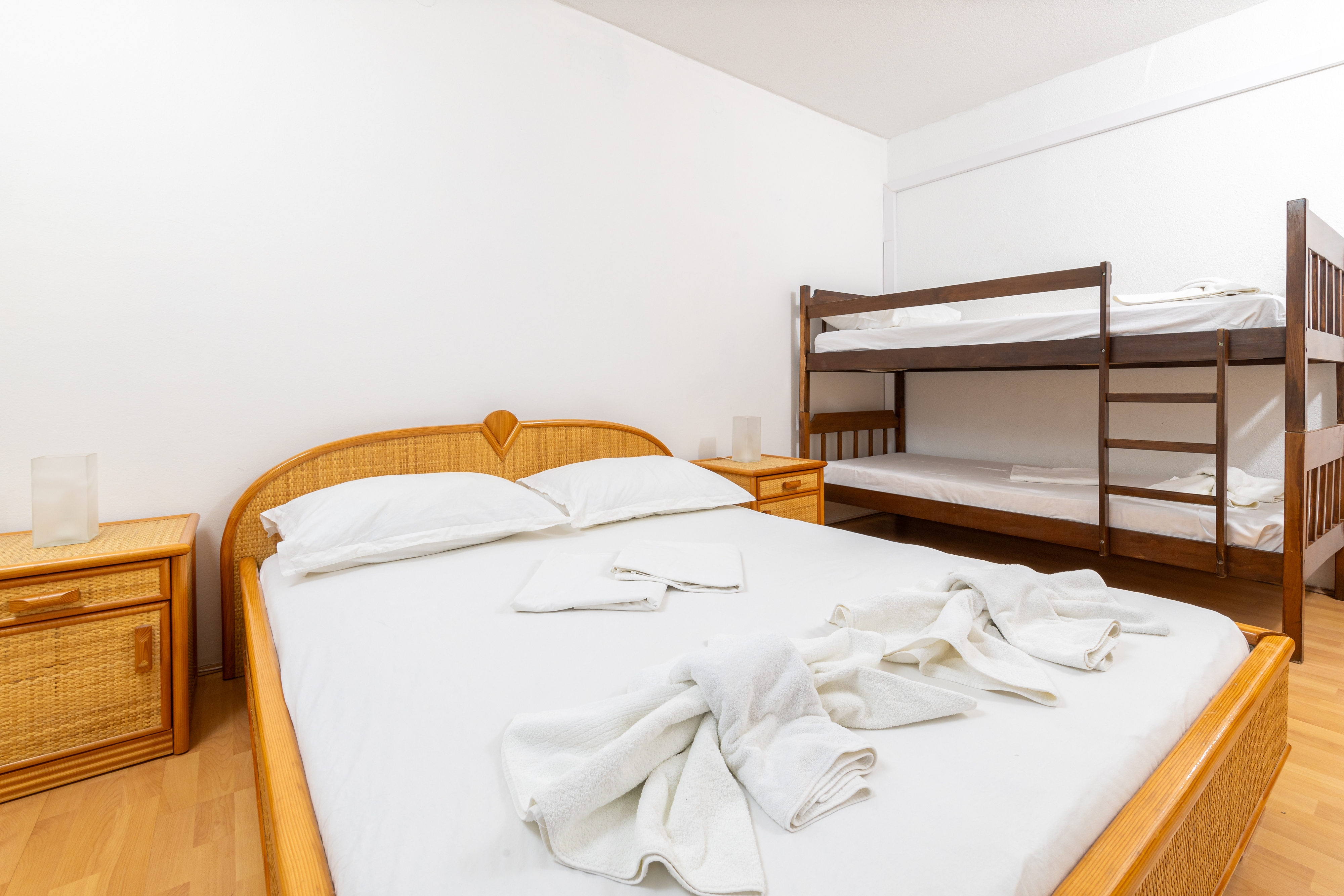 Room near beach Cove Pokrivenik, Hvar (S-2069-n)