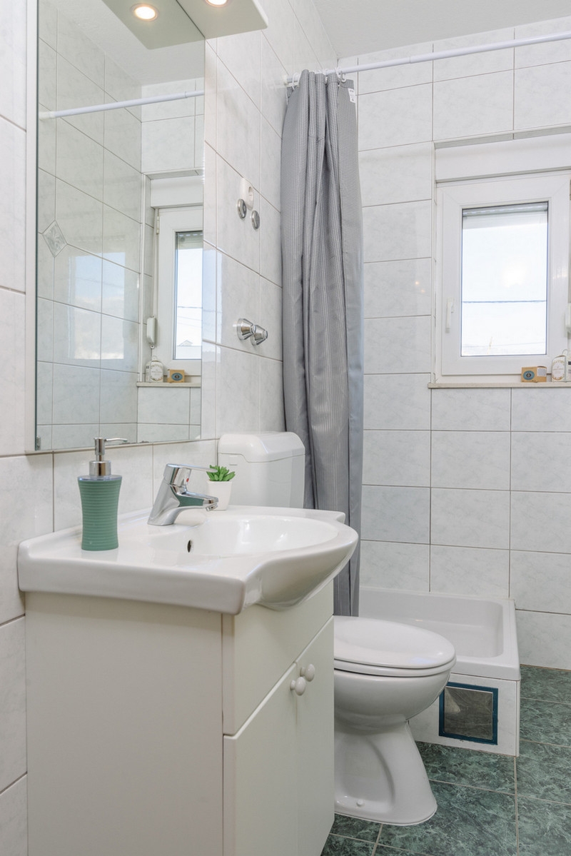 Two bedroom apartment with terrace Kaštel Novi, Kaštela  A-a