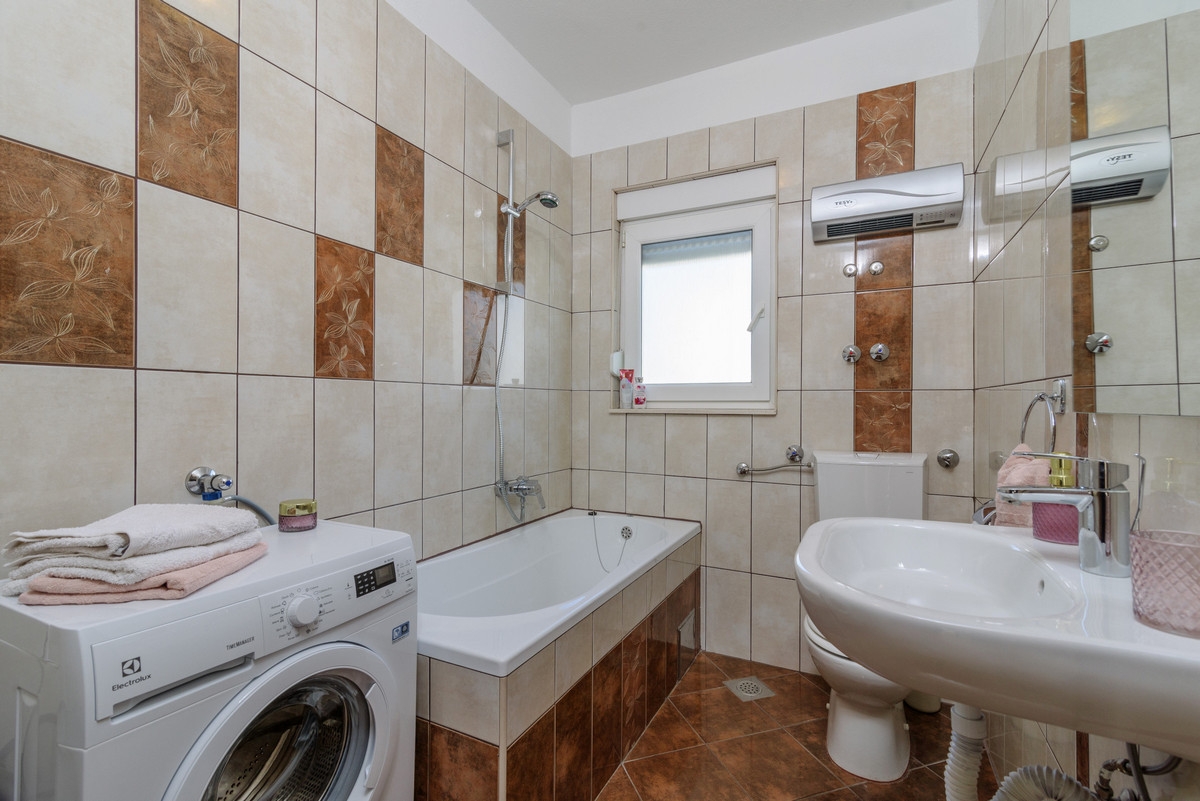 Two bedroom apartment with terrace Kaštel Novi, Kaštela  A-a