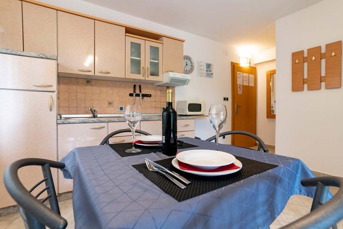 One bedroom apartment with terrace Lopar, Rab  A-a