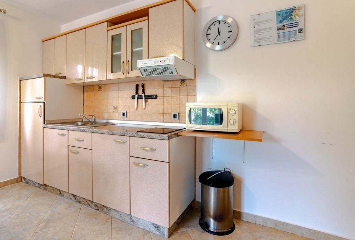 One bedroom apartment with terrace Lopar, Rab  A-a