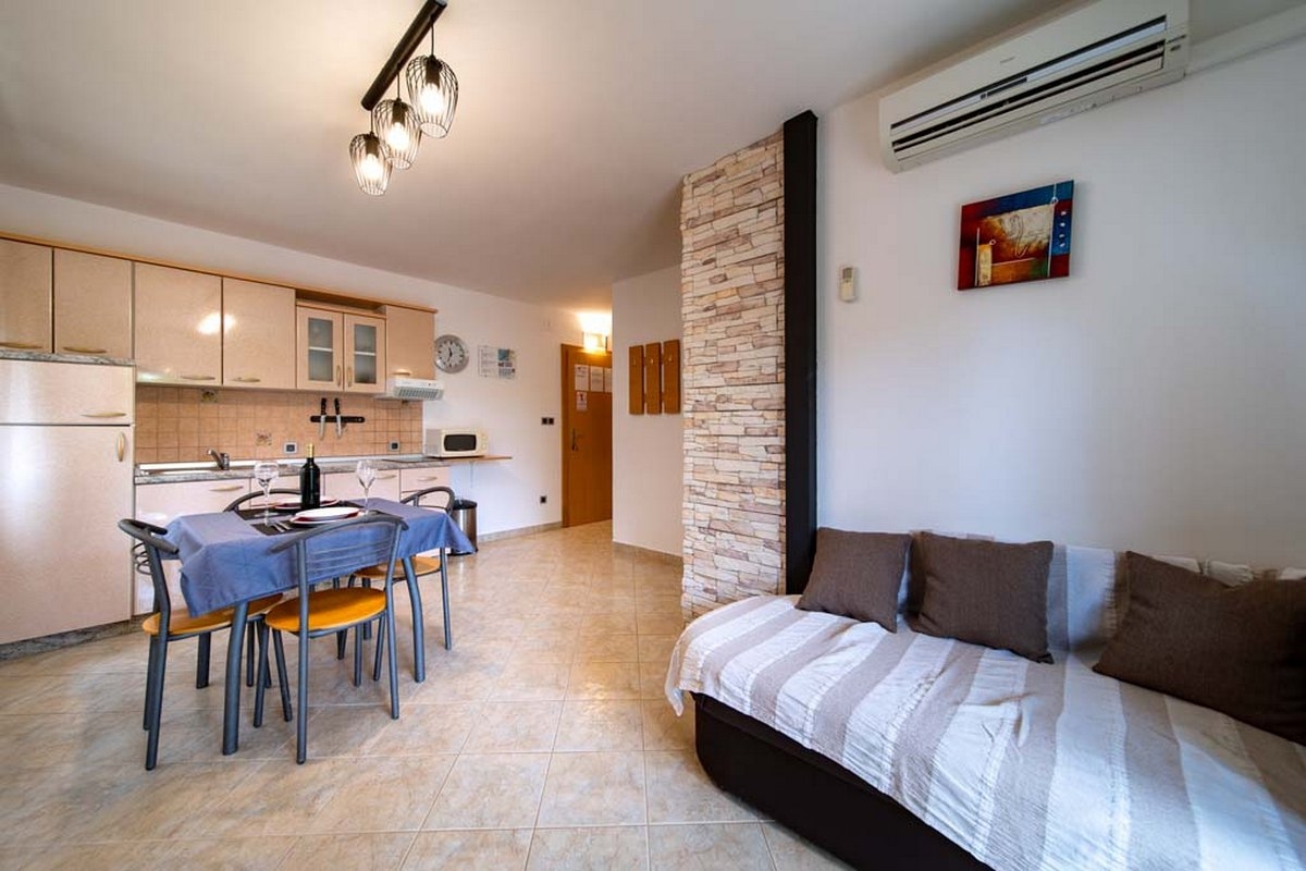 One bedroom apartment with terrace Lopar, Rab  A-a