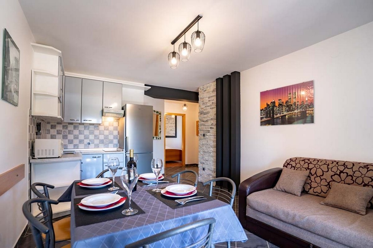 Two bedroom apartment with terrace Lopar, Rab  A-b