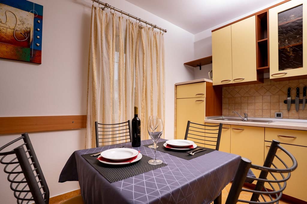 One bedroom apartment with terrace Lopar, Rab  A-c