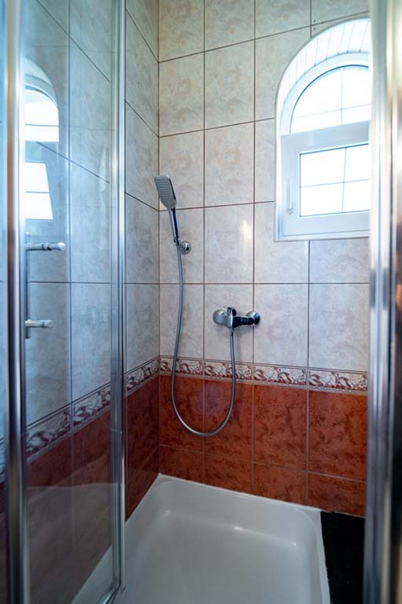 Two bedroom apartment with terrace Lopar, Rab  A-d