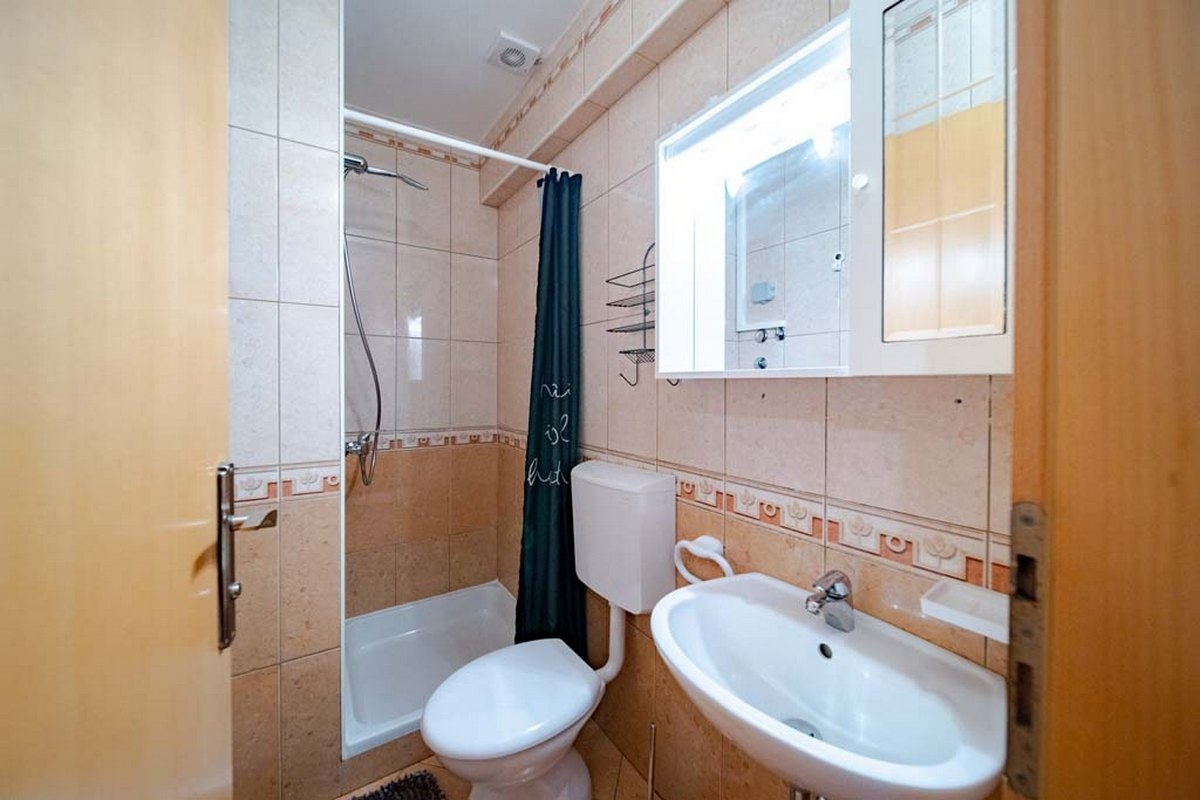 Two bedroom apartment with terrace Lopar, Rab  A-e