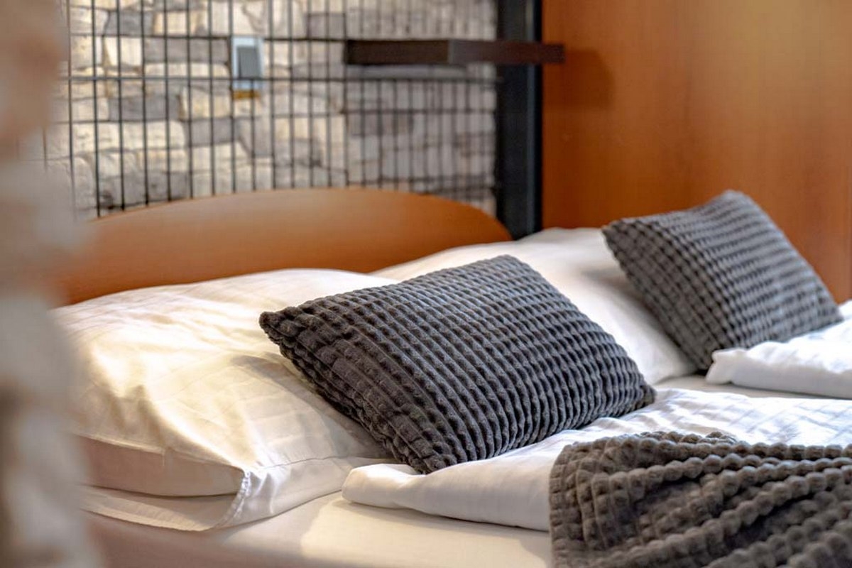 Two bedroom apartment with terrace Lopar, Rab  A-f