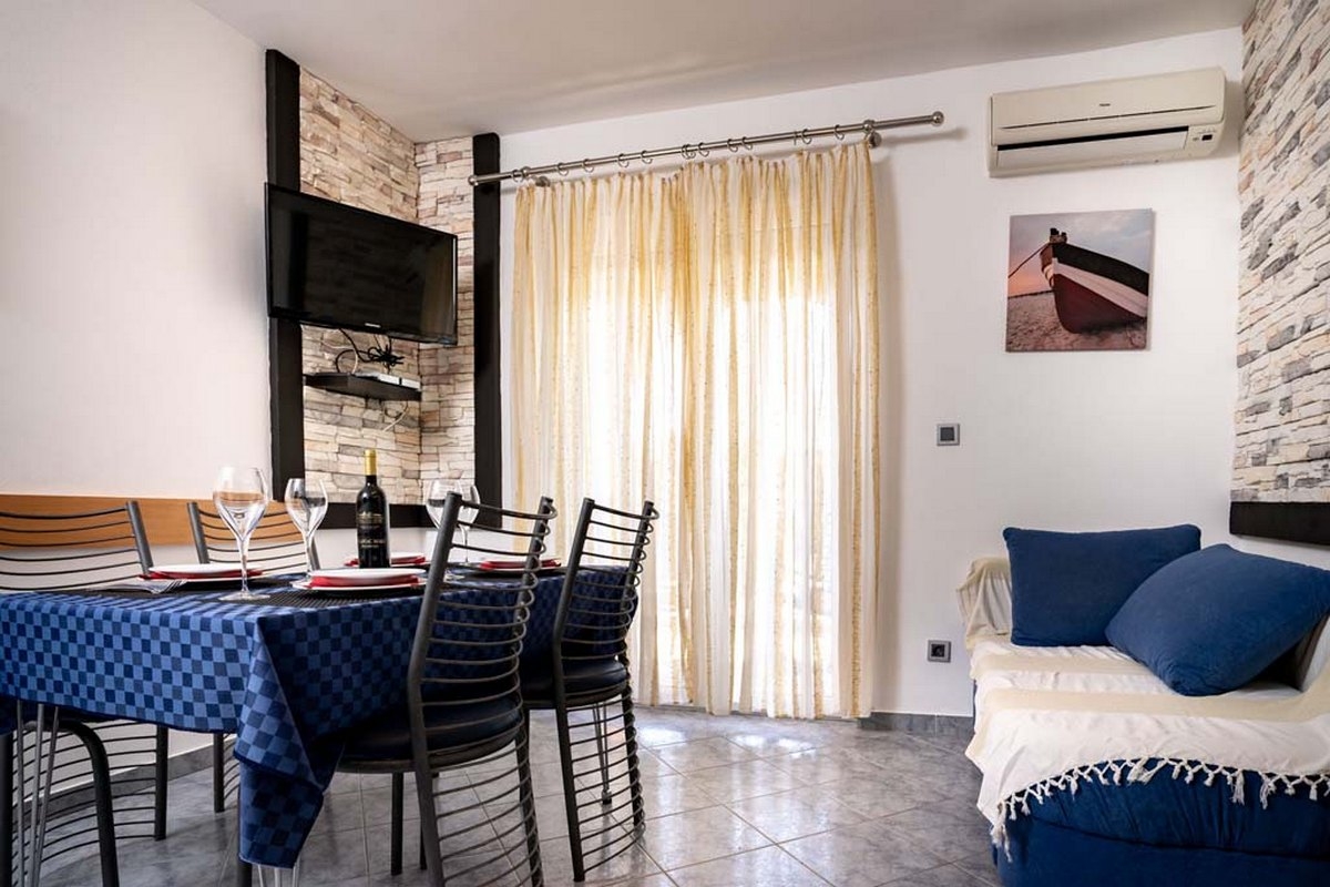 Two bedroom apartment with terrace Lopar, Rab  A-f