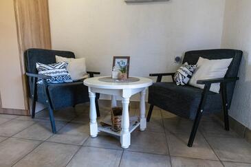 Garešnica, Living room in the studio-apartment, WiFi.