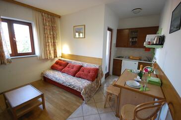 Malinska, Obývací pokoj v ubytování typu apartment, s klimatizací a WiFi.