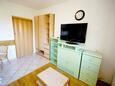 Malinska, Obývací pokoj v ubytování typu apartment, s klimatizací a WiFi.