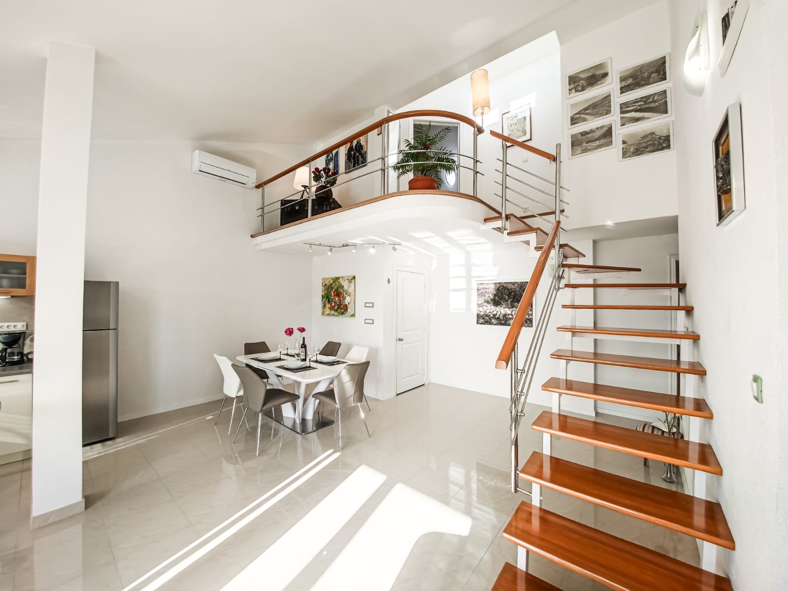 Three bedroom apartment with terrace Makarska (A-20700-a) Three bedroom apartment with terrace Makarska (A-20700-a)
