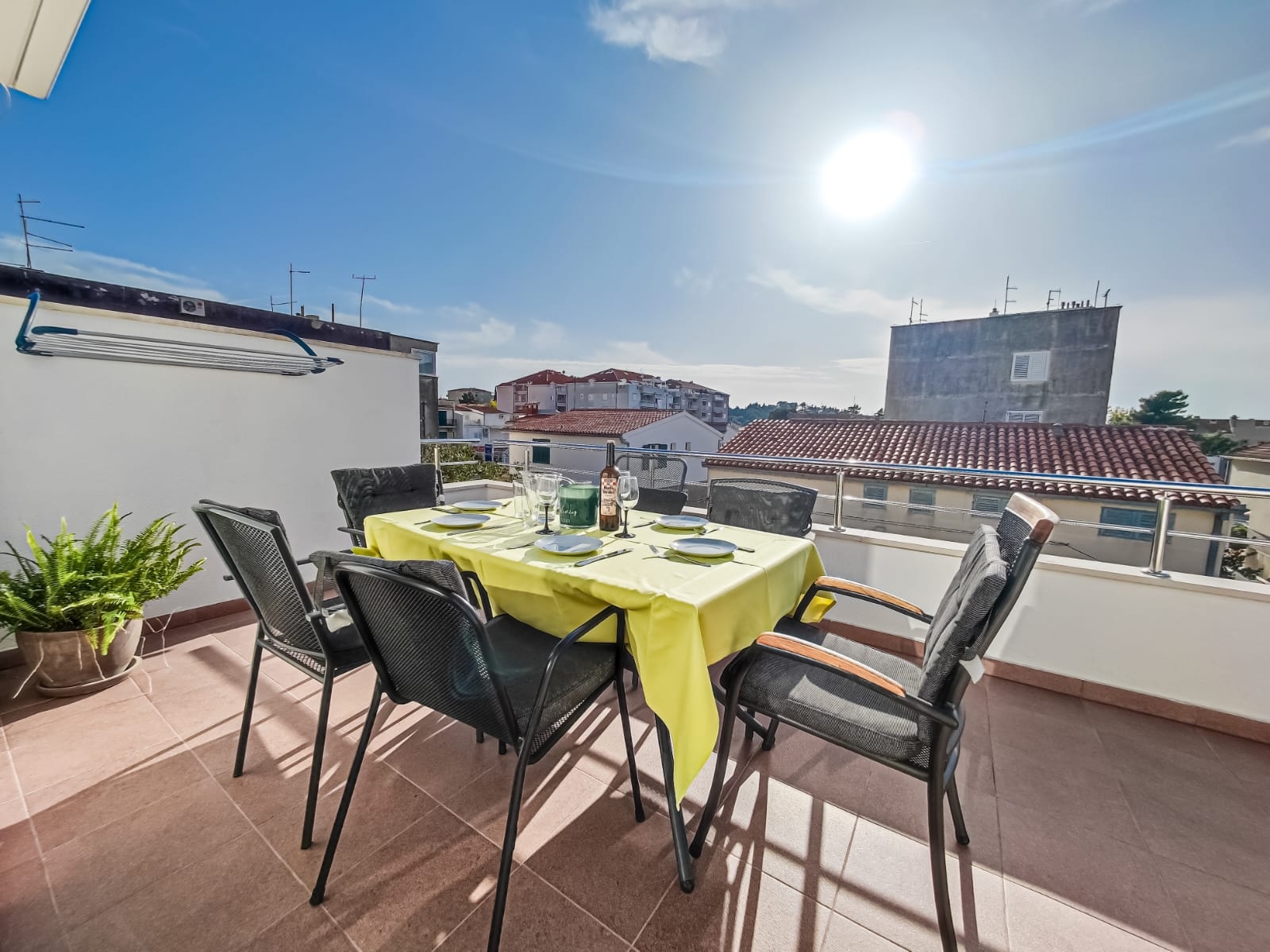 Three bedroom apartment with terrace Makarska  A-a