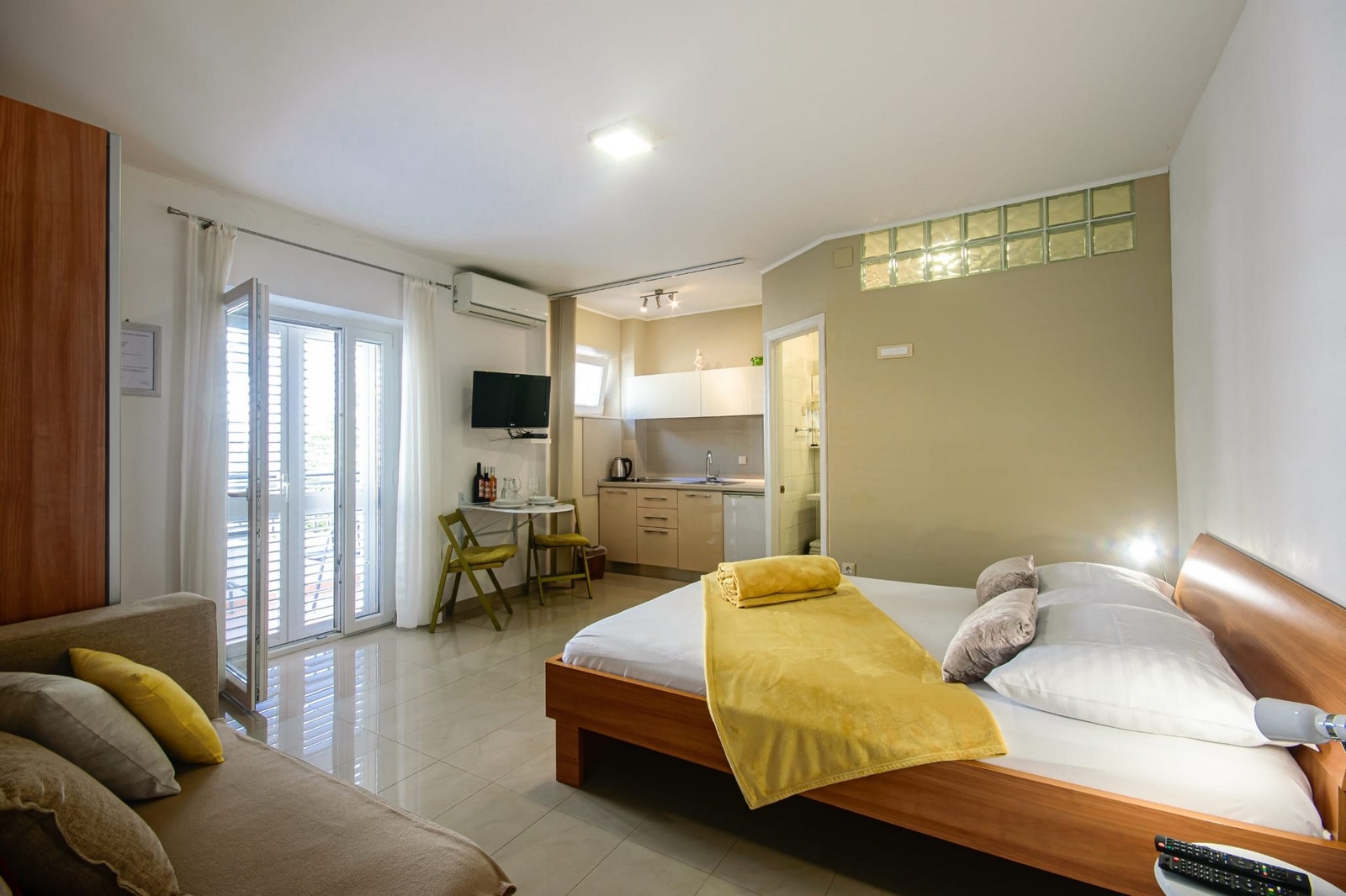 Studio flat with balcony Makarska (AS-20700-a)