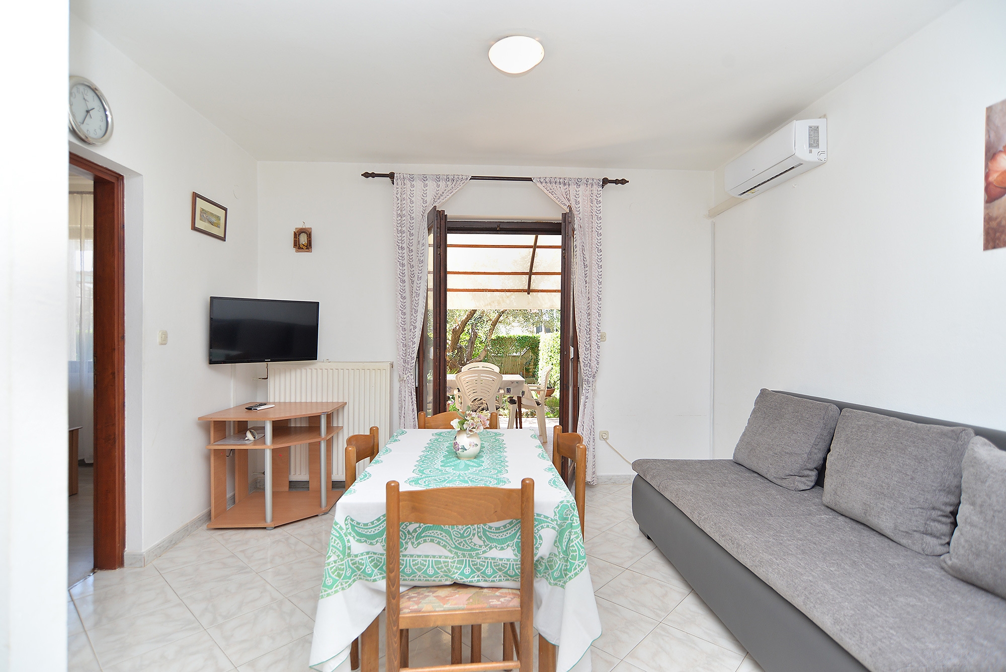 One bedroom apartment with terrace Valbandon, Fažana  A-a