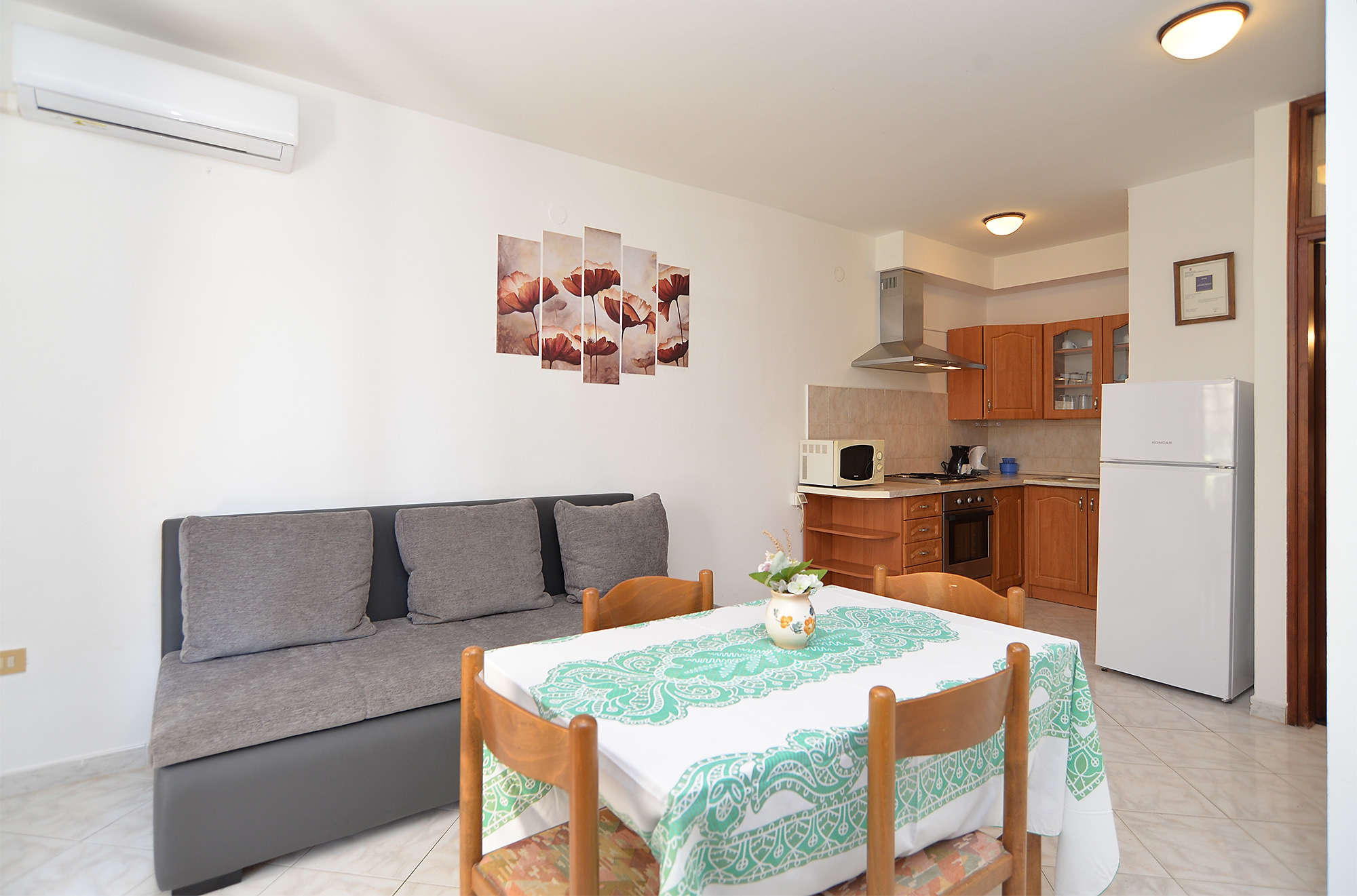 One bedroom apartment with terrace Valbandon, Fažana  A-a