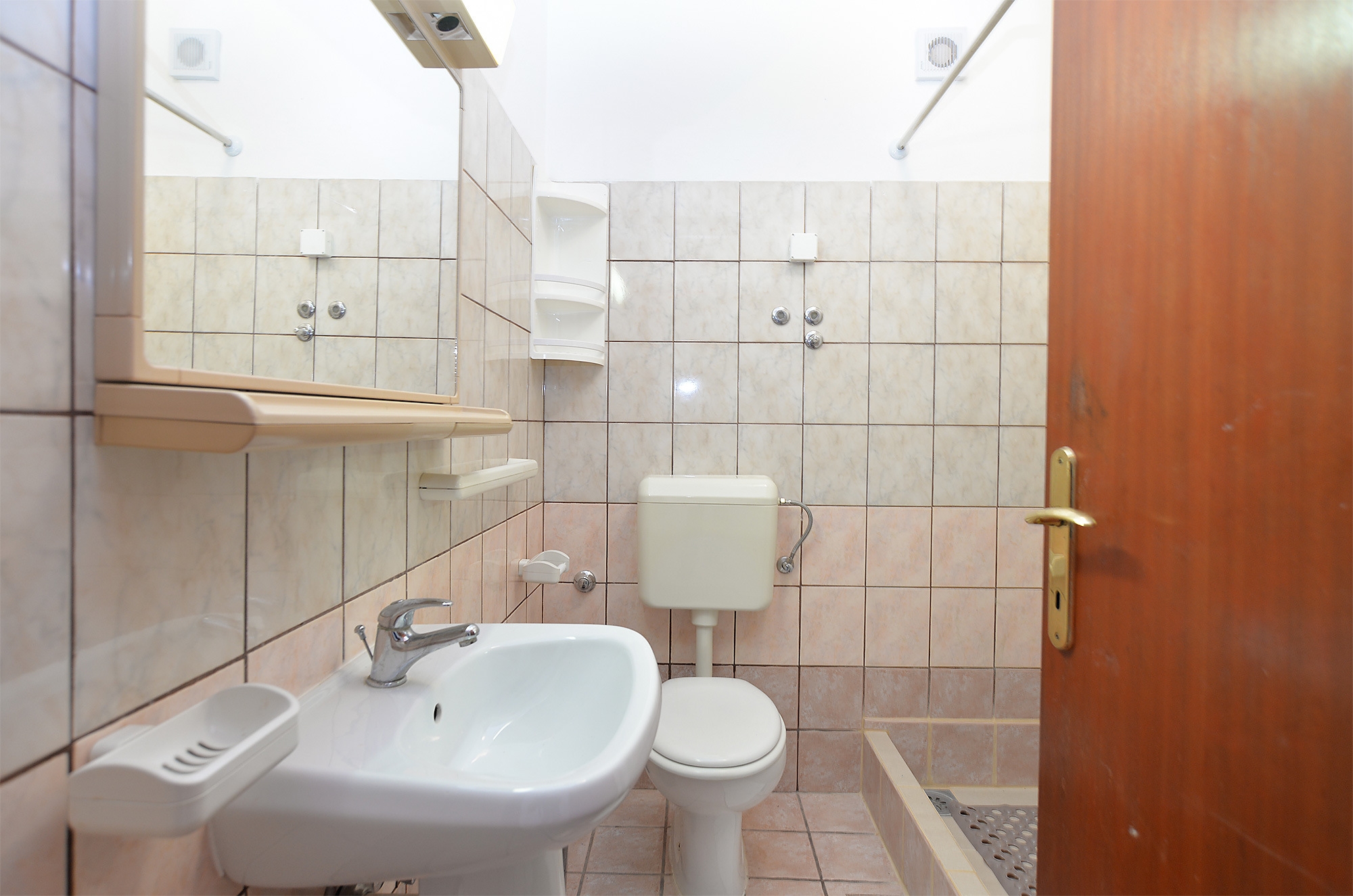 One bedroom apartment with terrace Valbandon, Fažana  A-b