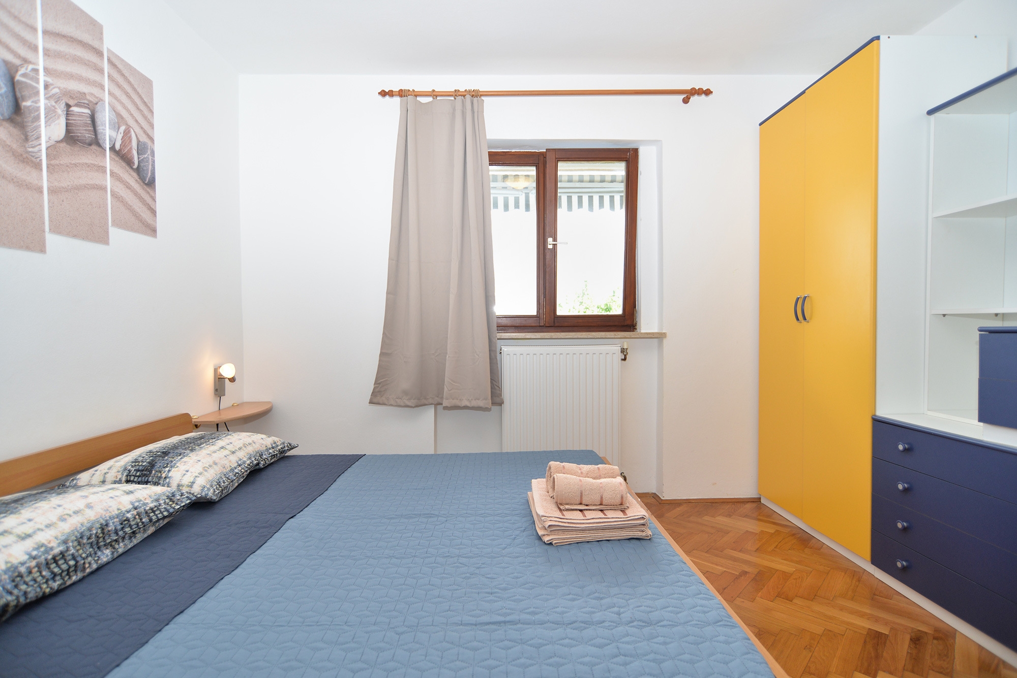 One bedroom apartment with terrace Valbandon, Fažana  A-b