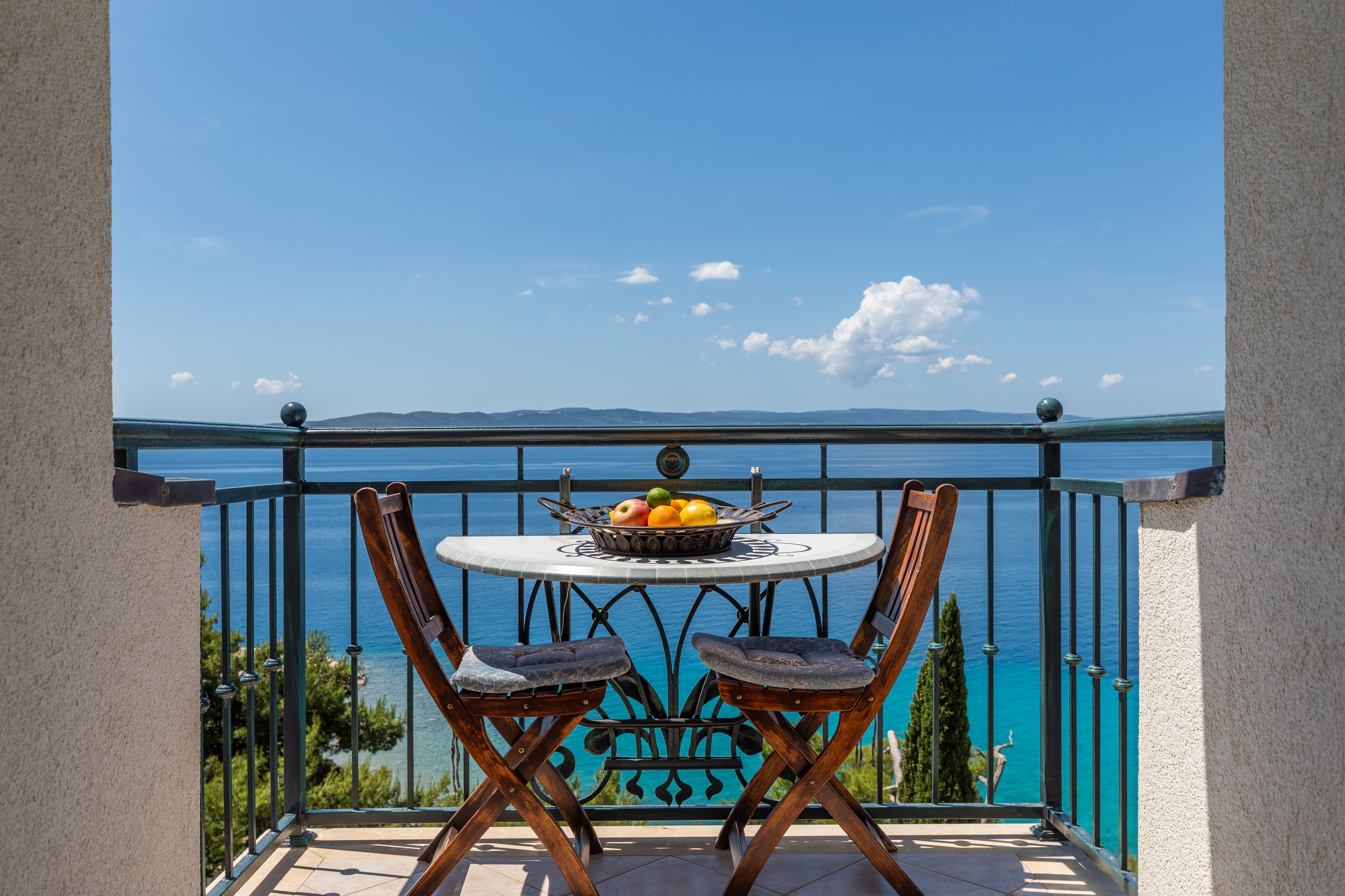 One bedroom apartment with balcony and sea view Brela, Makarska  A-a