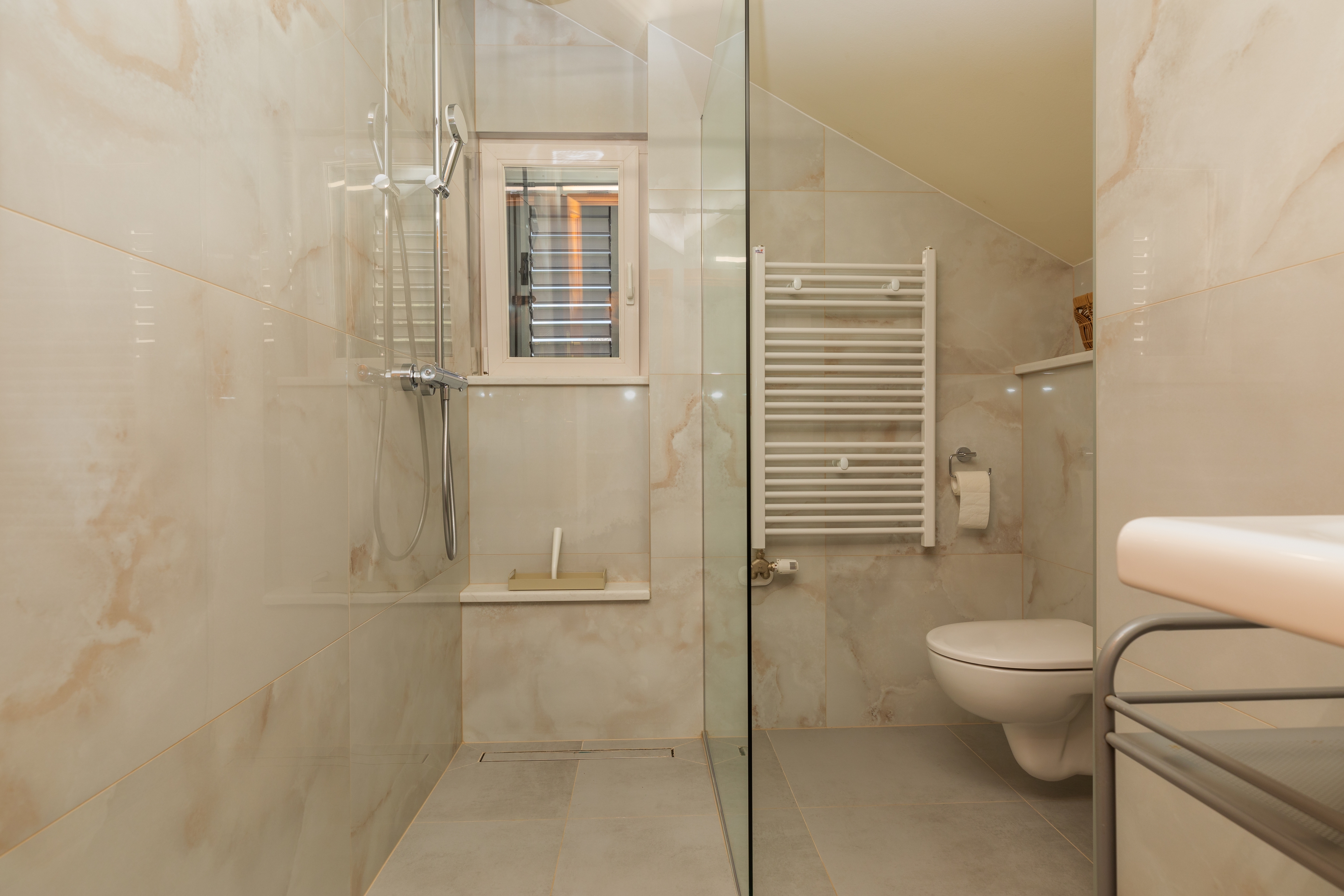 One bedroom apartment with balcony and sea view Brela, Makarska  A-a