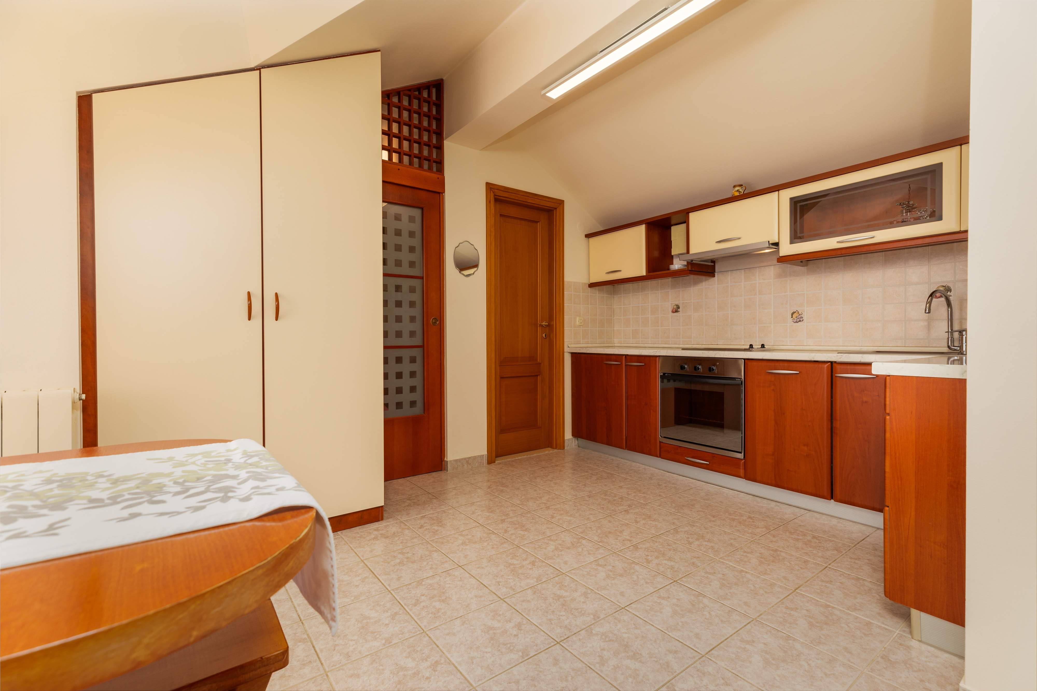 One bedroom apartment with balcony and sea view Brela, Makarska  A-a