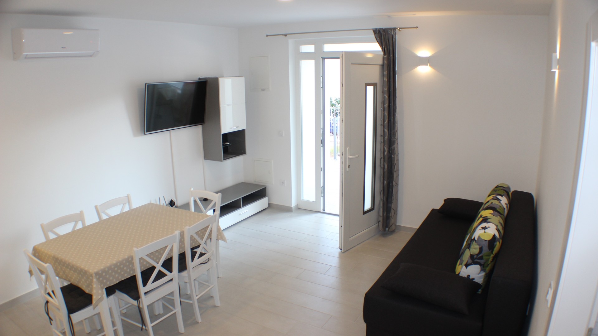 Two bedroom apartment with terrace Promajna, Makarska  A-a