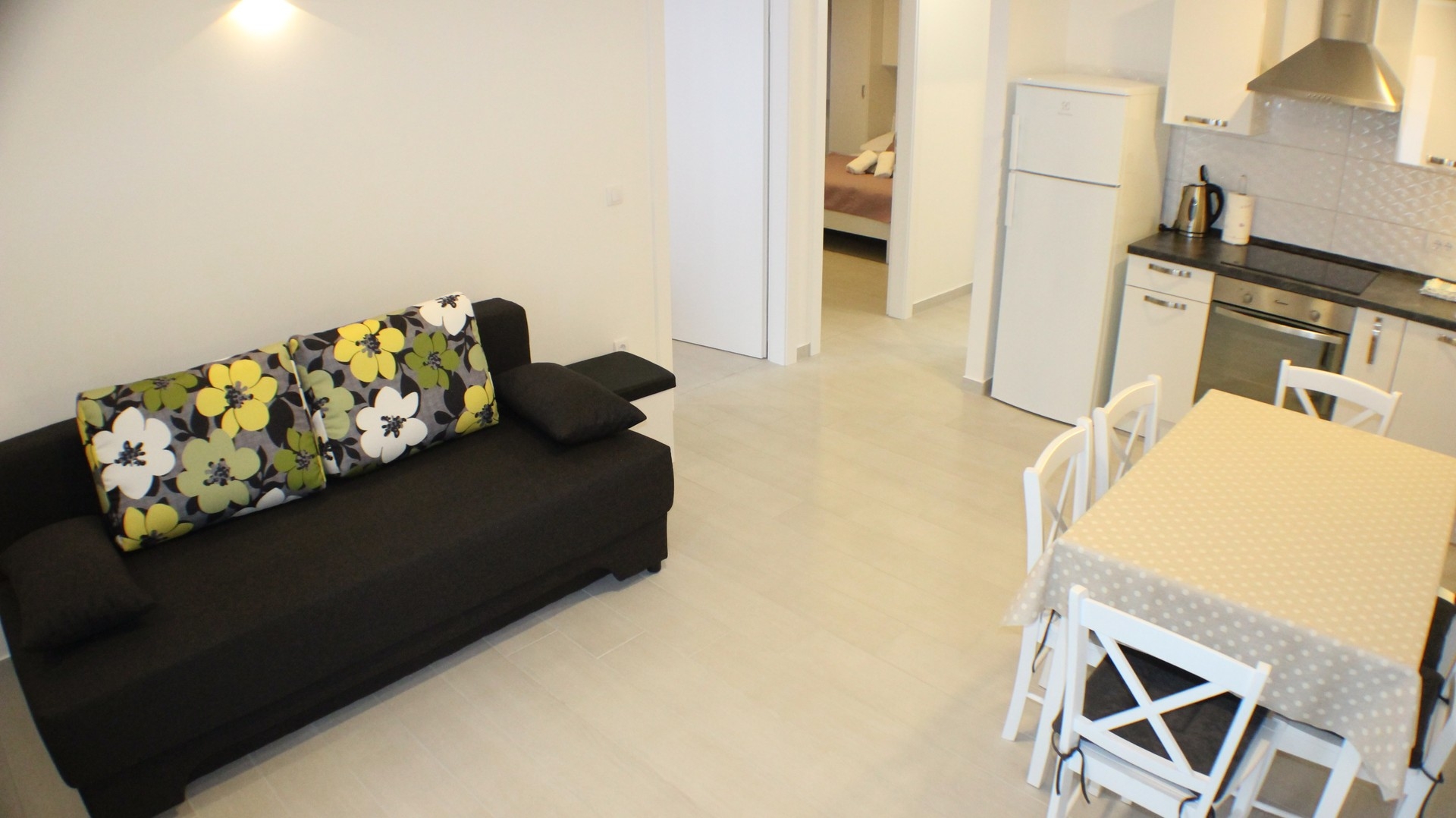 Two bedroom apartment with terrace Promajna, Makarska  A-a