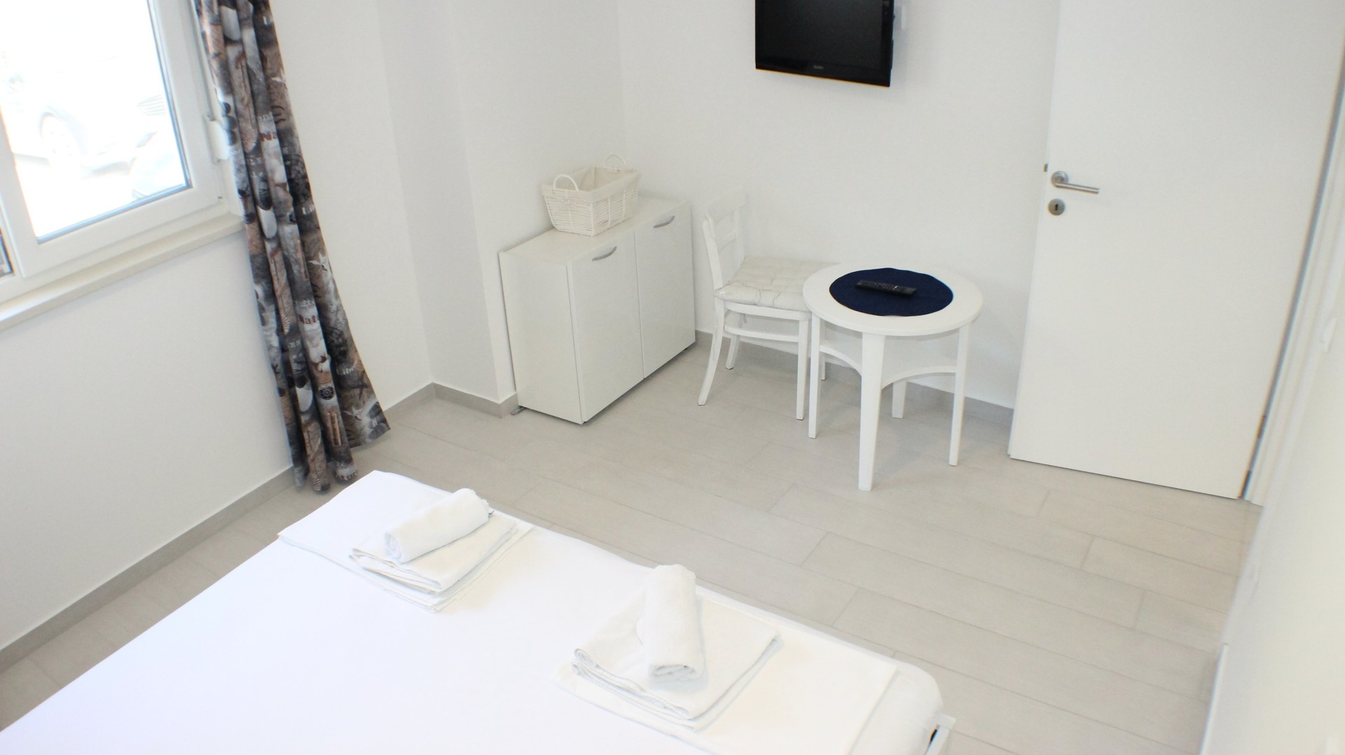 Two bedroom apartment with terrace Promajna, Makarska  A-b