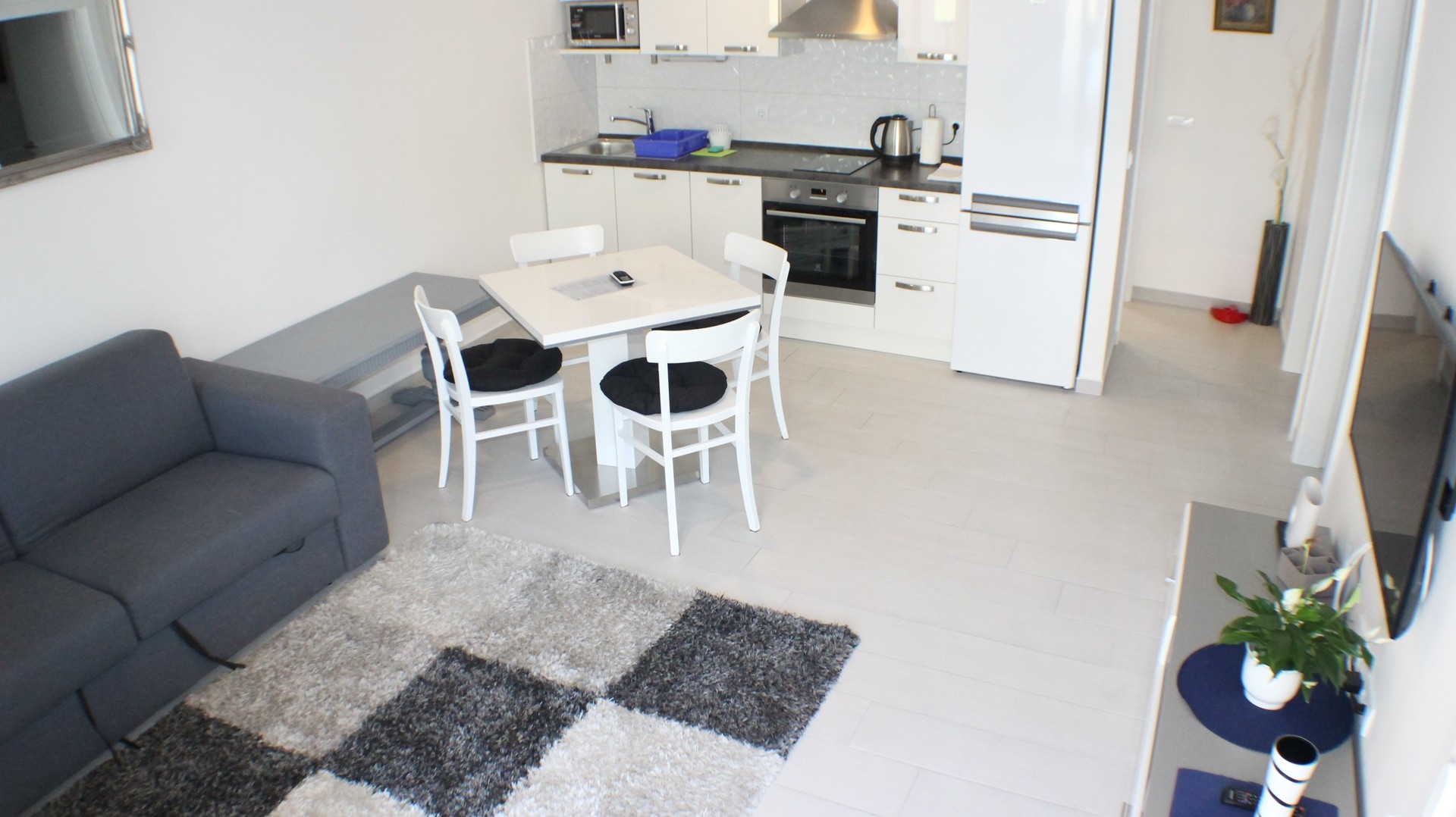 Two bedroom apartment with terrace Promajna, Makarska  A-b