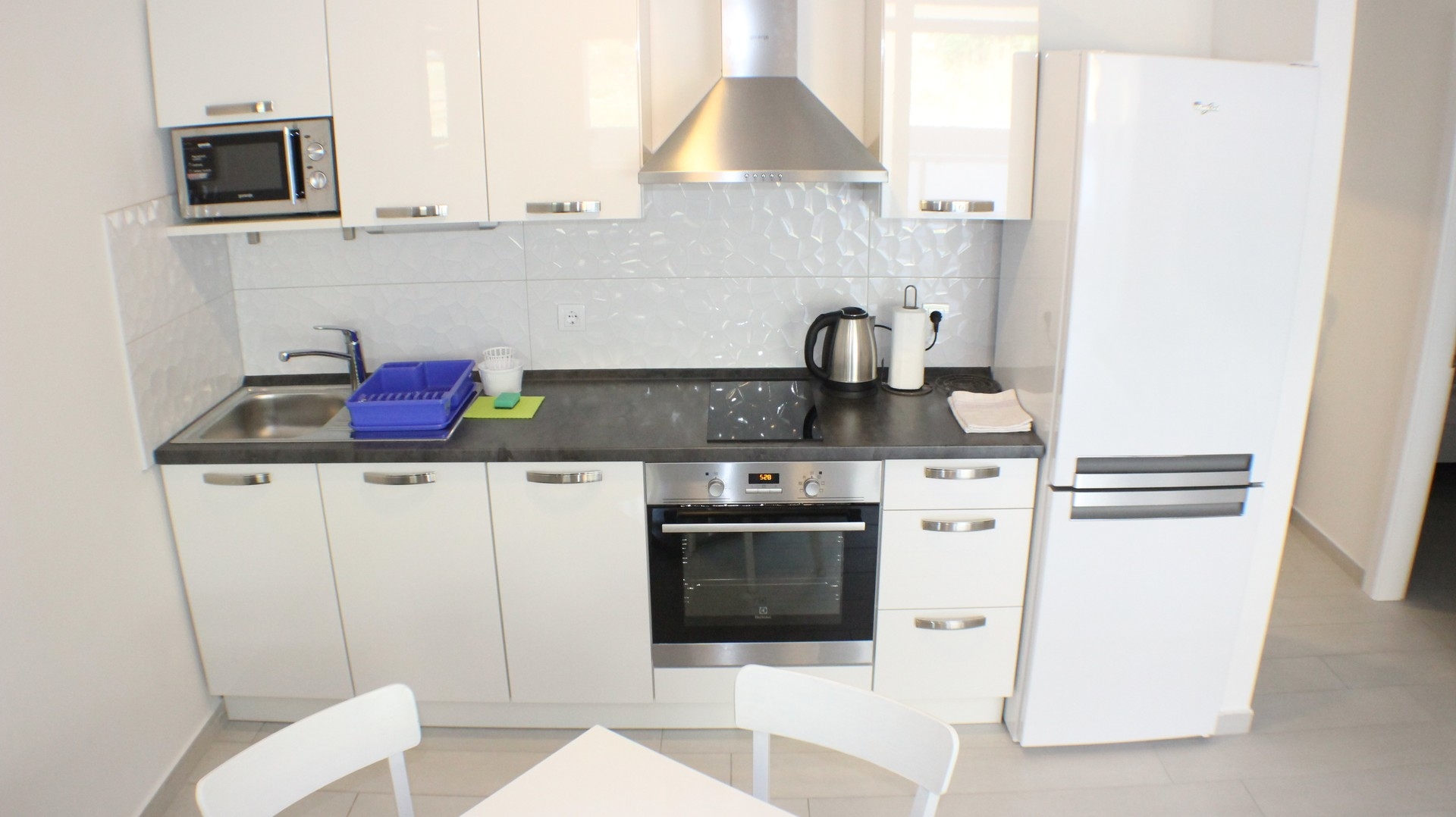 Two bedroom apartment with terrace Promajna, Makarska  A-b