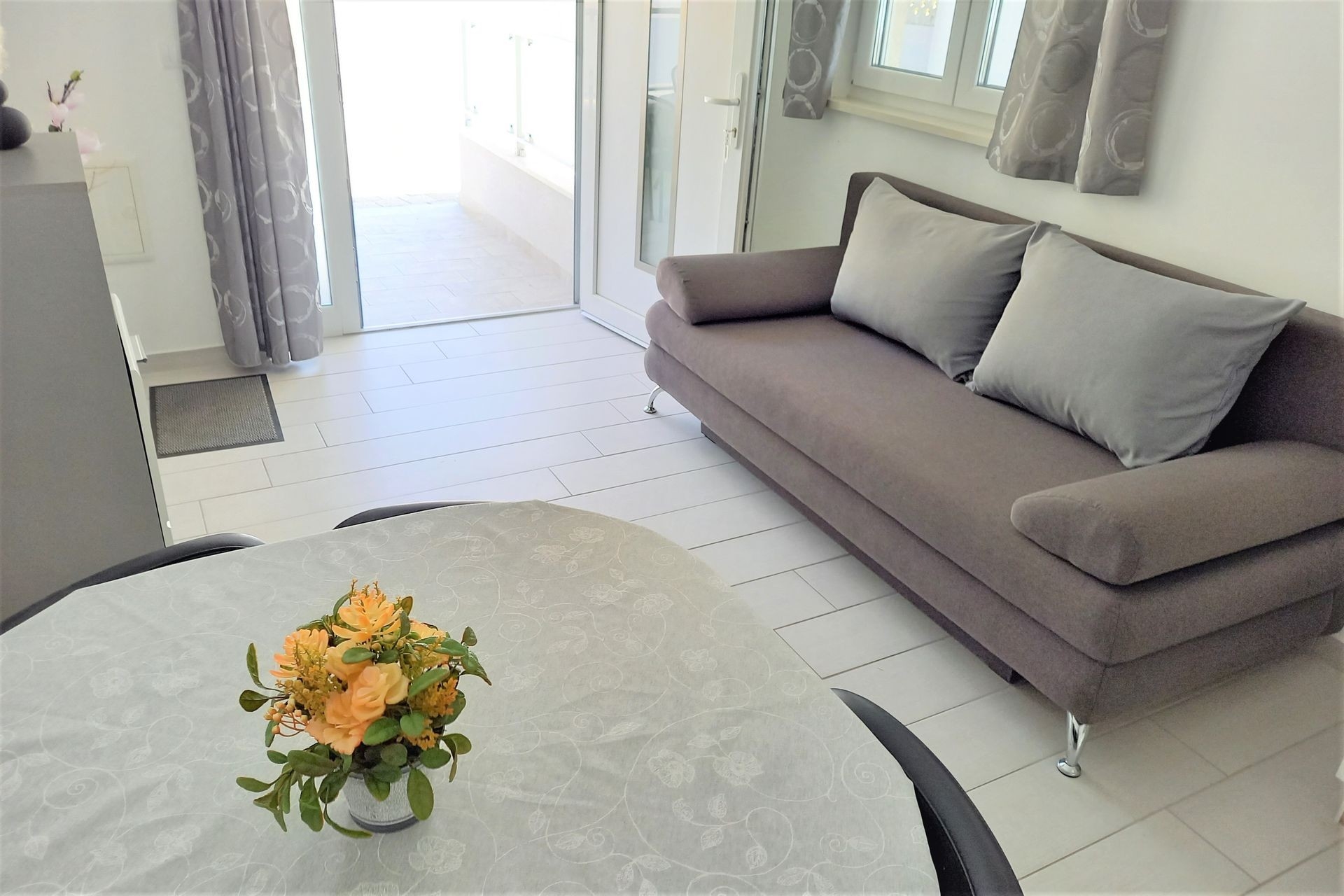 Two bedroom apartment with terrace Promajna, Makarska  A-c
