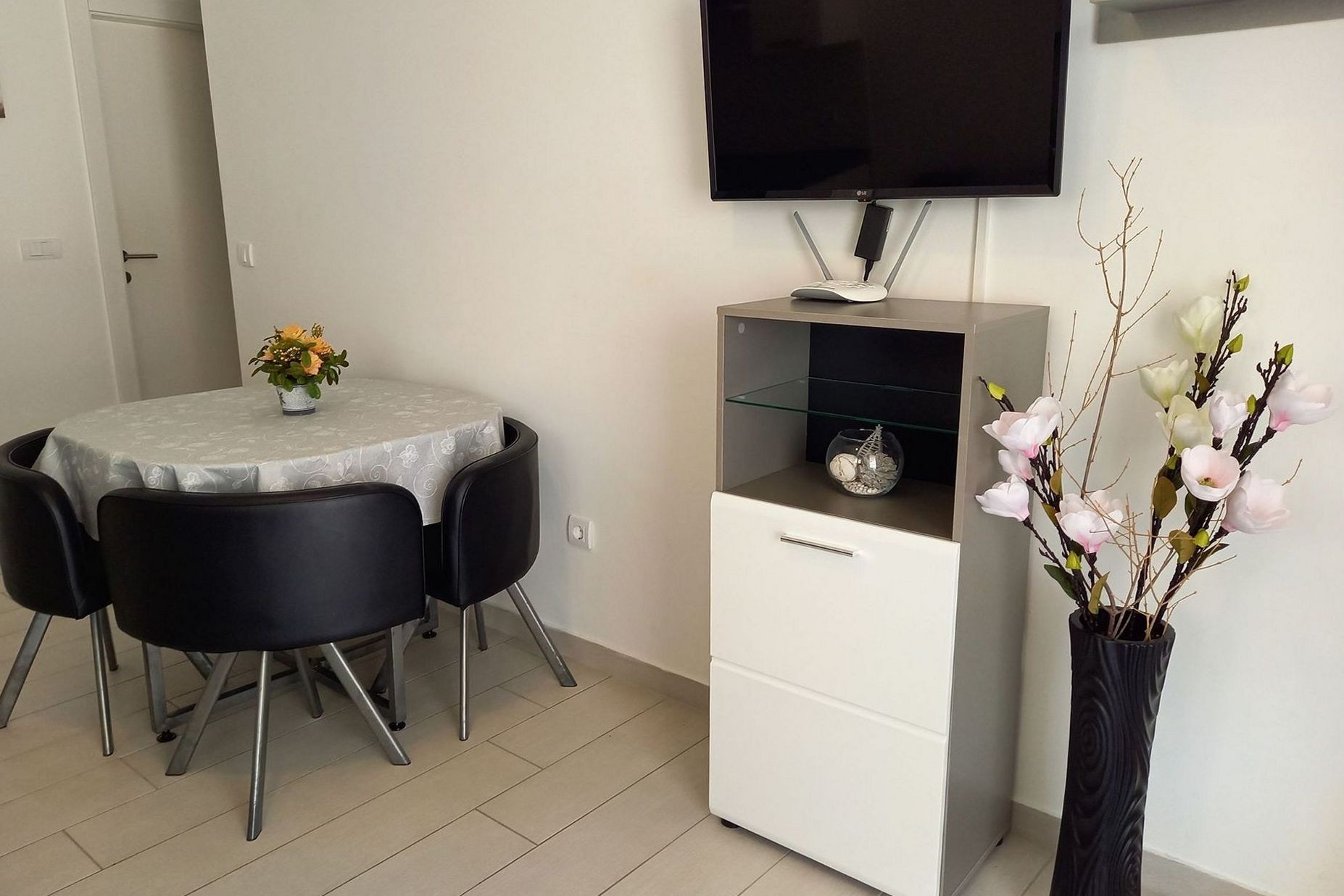 Two bedroom apartment with terrace Promajna, Makarska  A-c