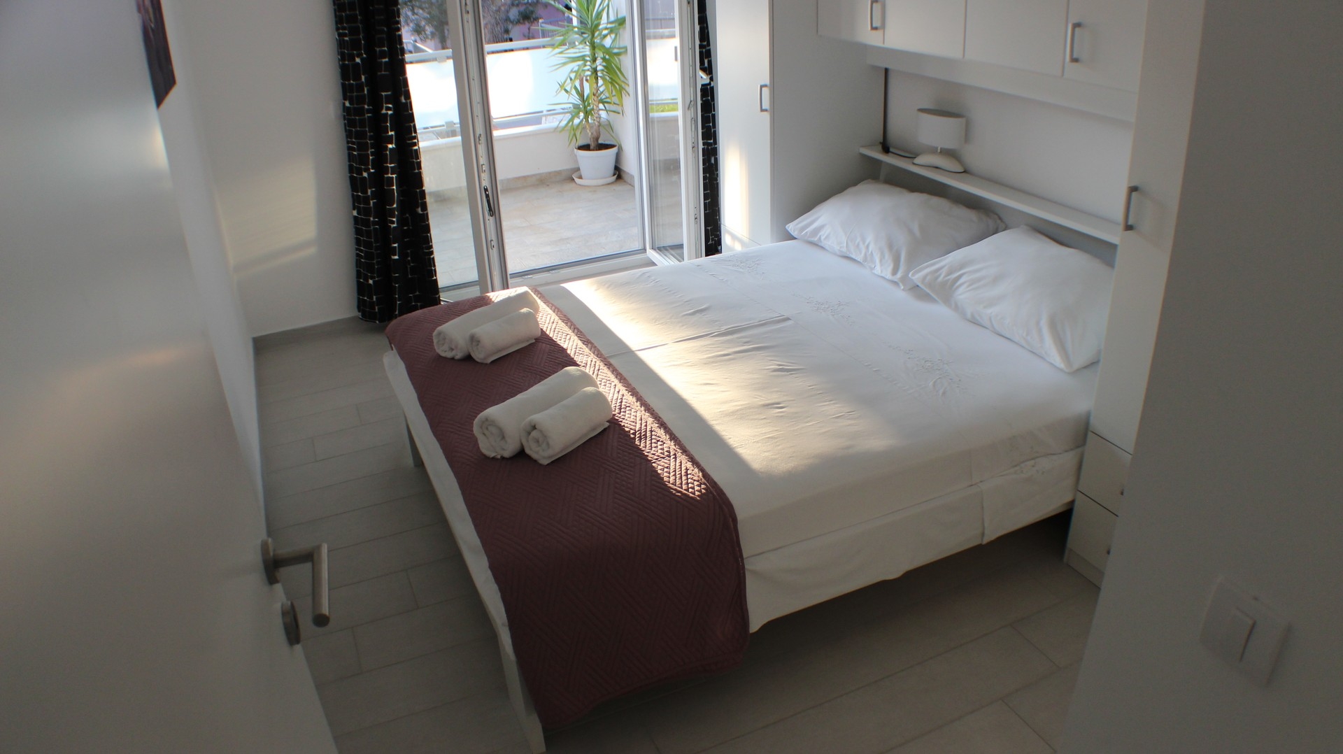 Two bedroom apartment with terrace Promajna, Makarska  A-d