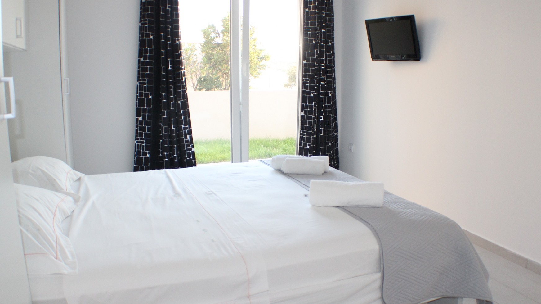 Two bedroom apartment with terrace Promajna, Makarska  A-d