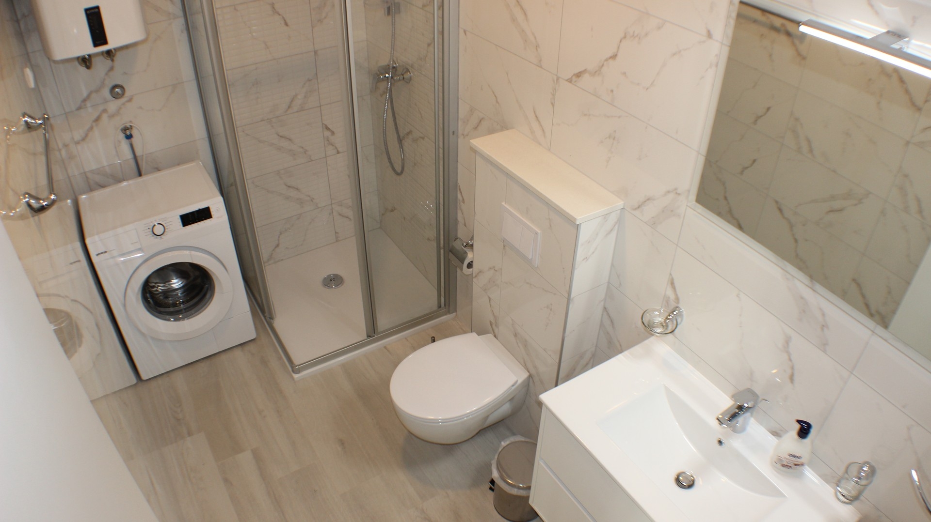 One bedroom apartment with terrace Promajna, Makarska  A-g
