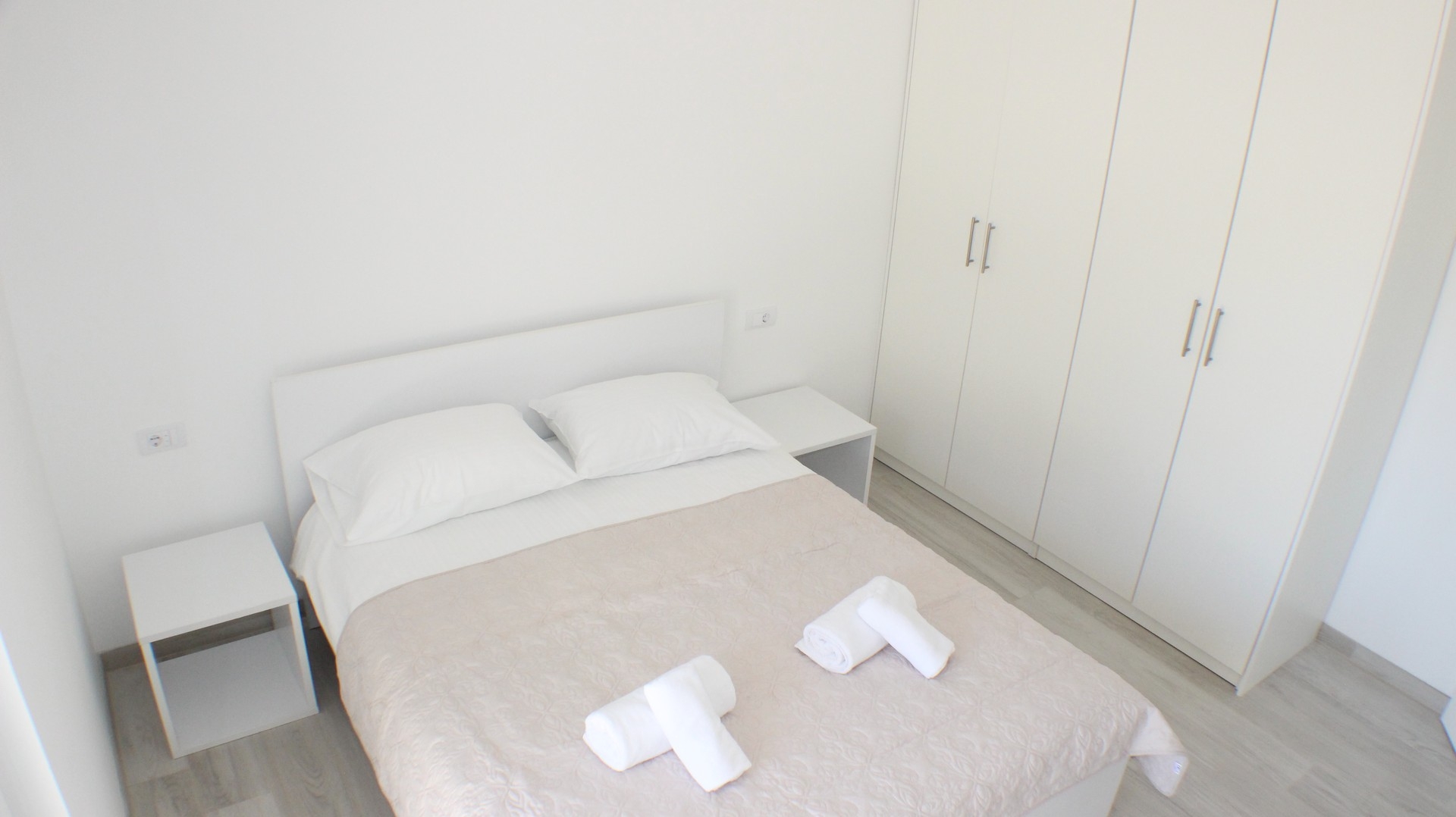 One bedroom apartment with terrace Promajna, Makarska  A-g