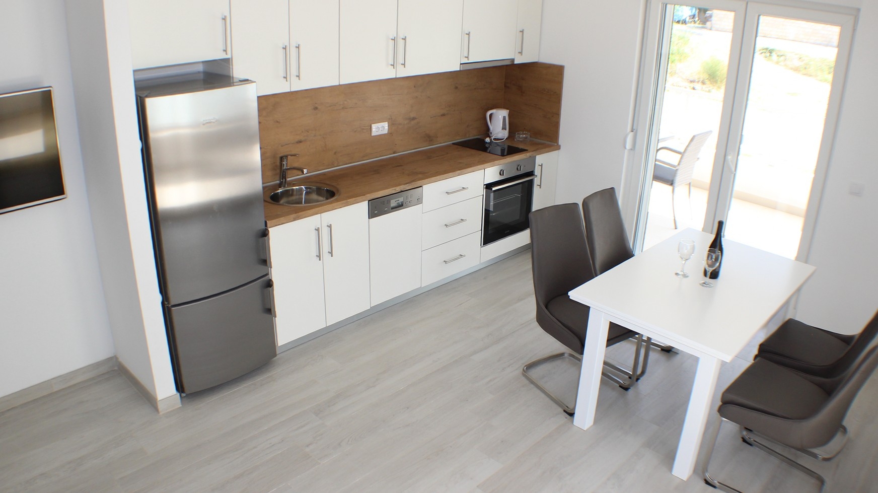 One bedroom apartment with terrace Promajna, Makarska  A-g