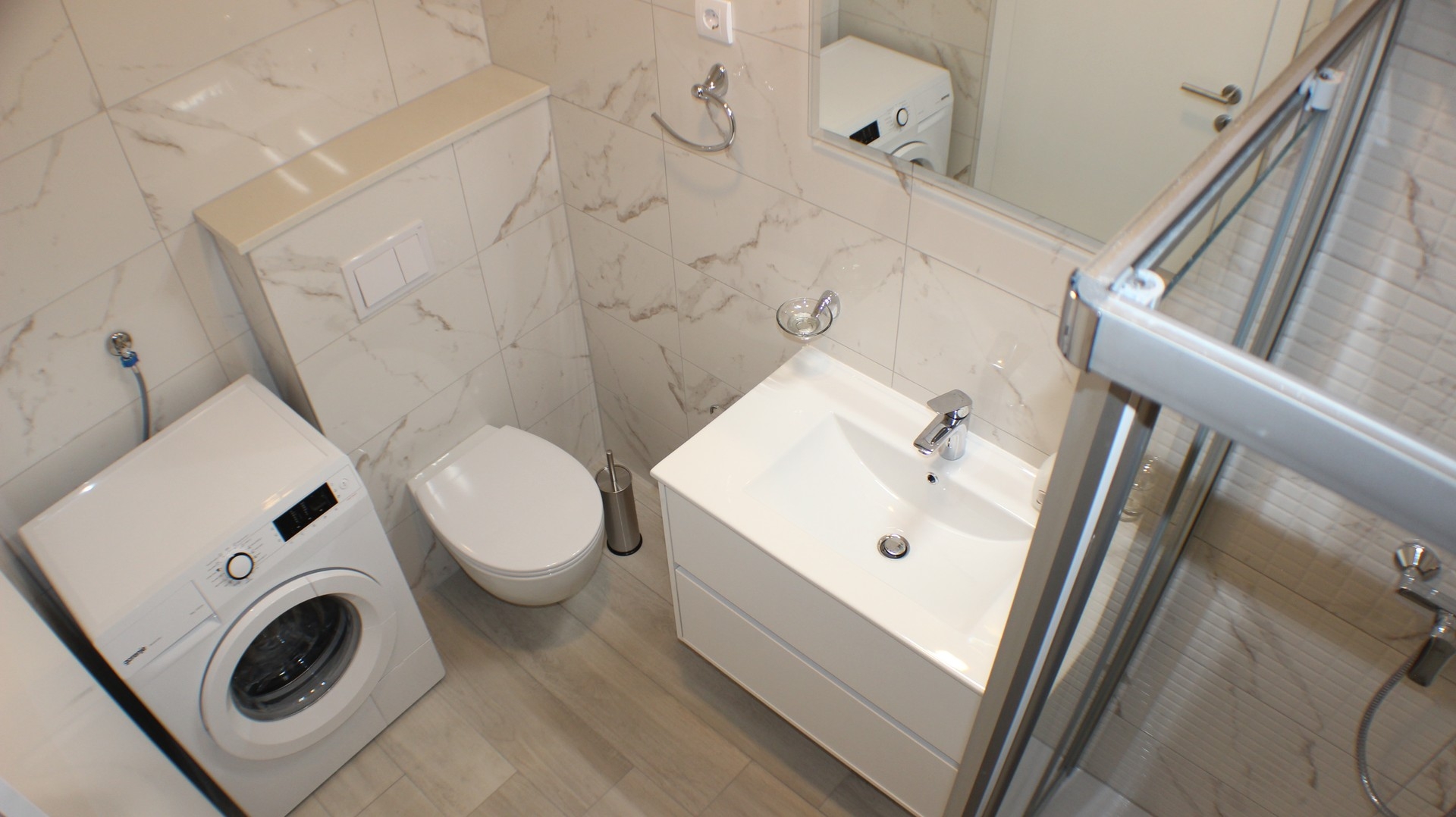 Two bedroom apartment with terrace and sea view Promajna, Makarska  A-i