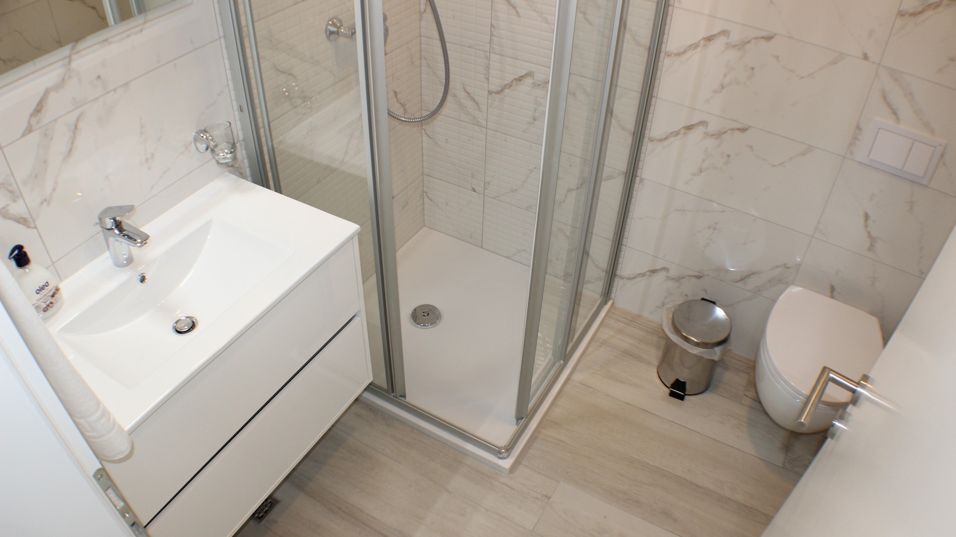 Two bedroom apartment with terrace Promajna, Makarska  A-j