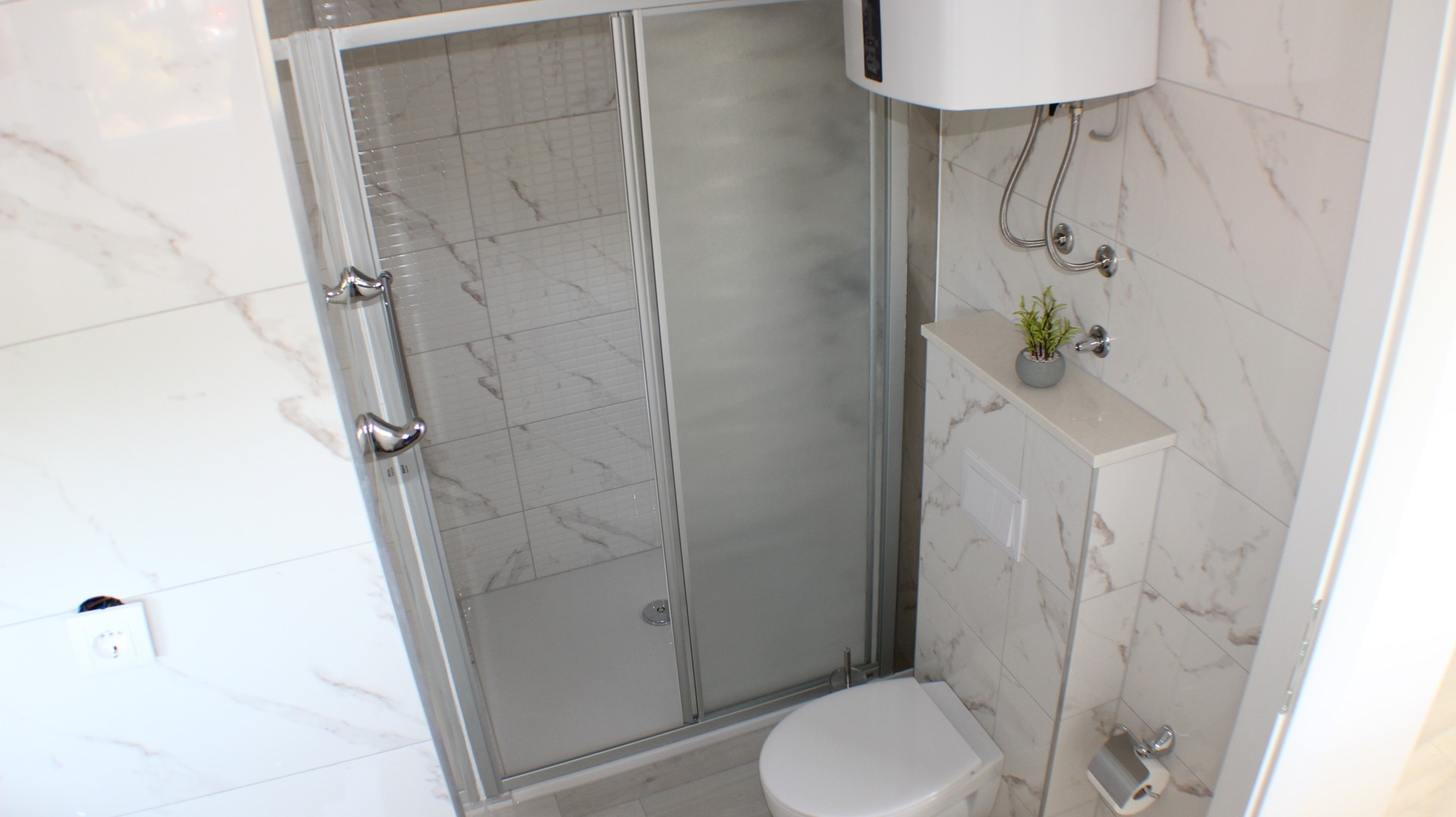 Two bedroom apartment with terrace Promajna, Makarska  A-j