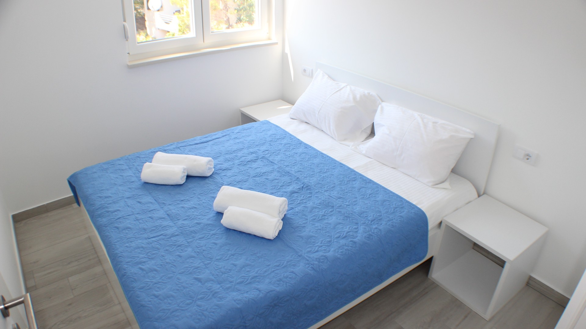 Two bedroom apartment with terrace Promajna, Makarska  A-j