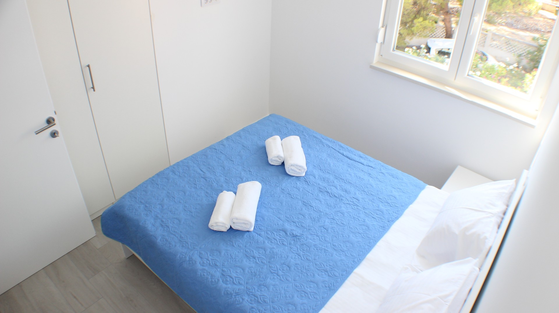 Two bedroom apartment with terrace Promajna, Makarska  A-j