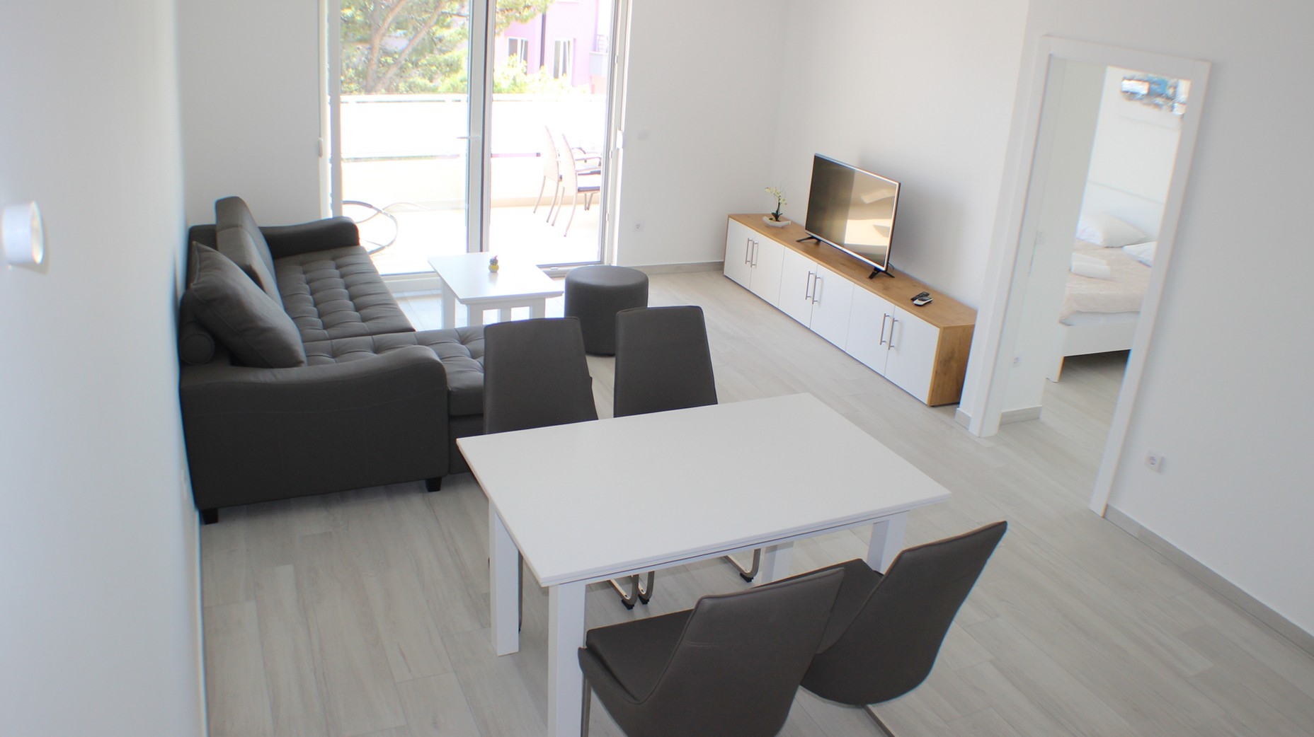 Two bedroom apartment with terrace Promajna, Makarska  A-j