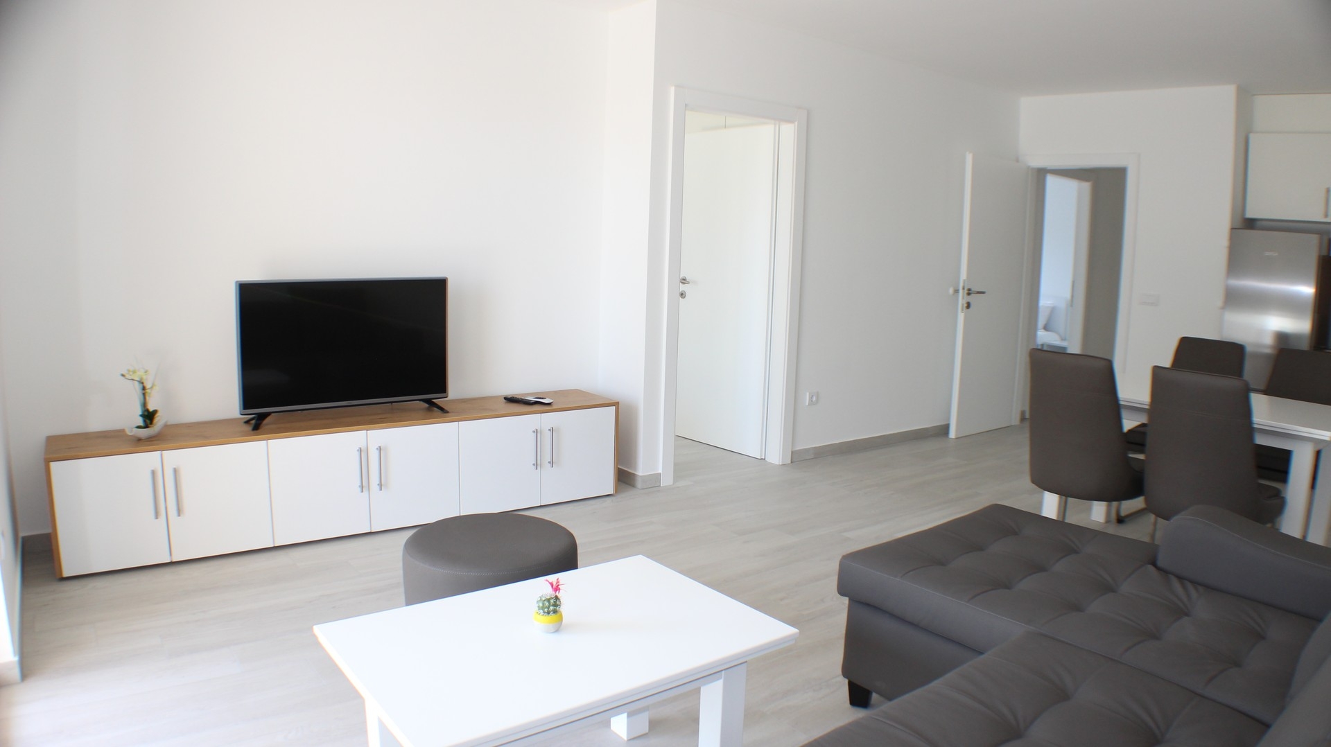 Two bedroom apartment with terrace Promajna, Makarska  A-j
