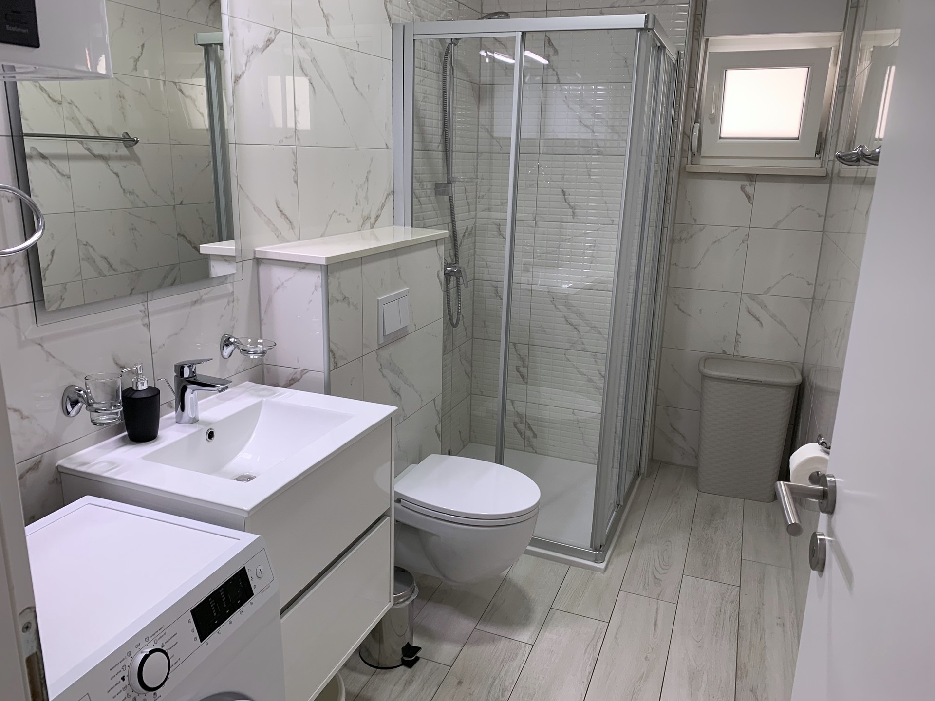 Two bedroom apartment with terrace and sea view Promajna, Makarska  A-k