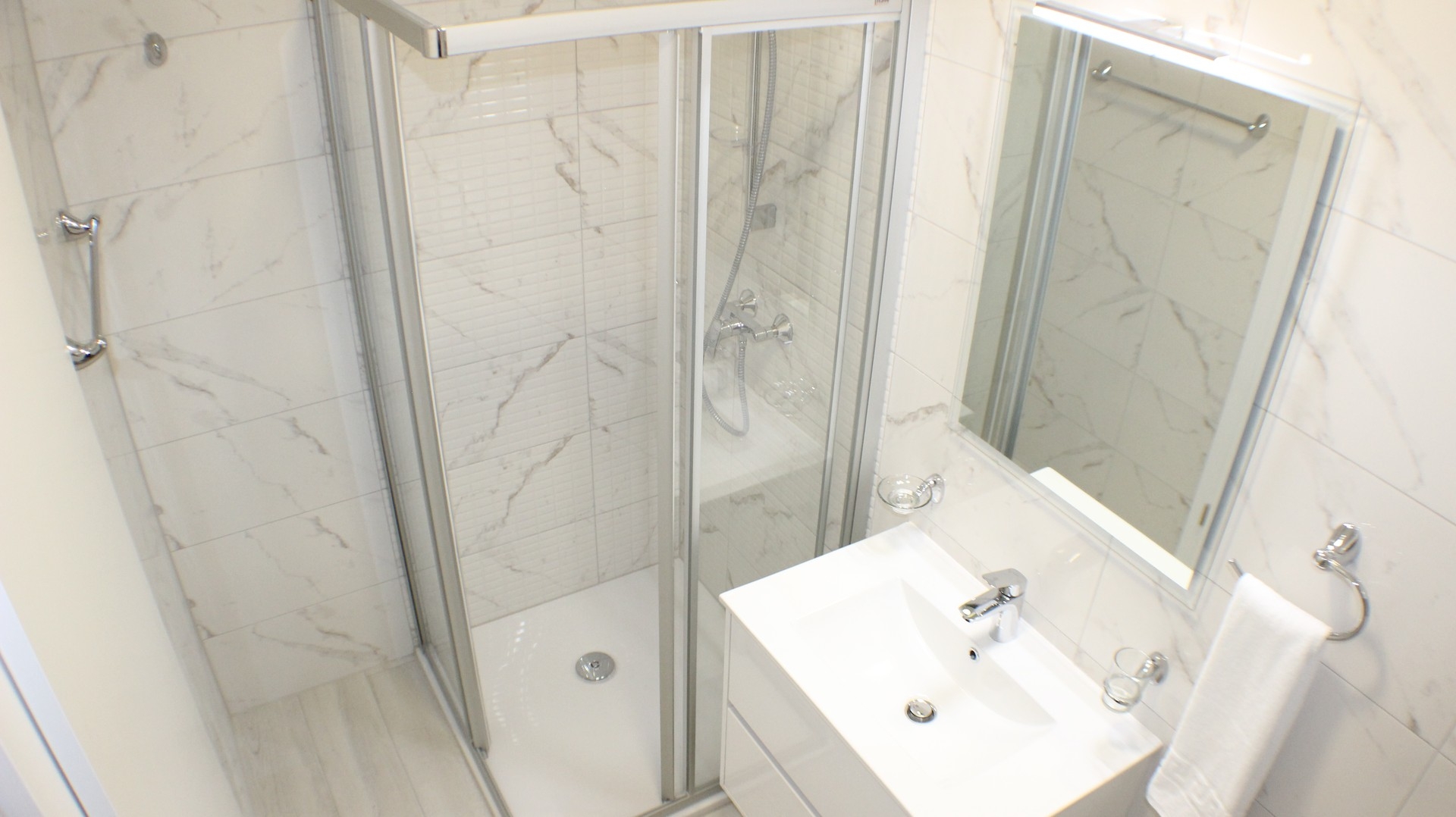 Two bedroom apartment with balcony and sea view Promajna, Makarska  A-l