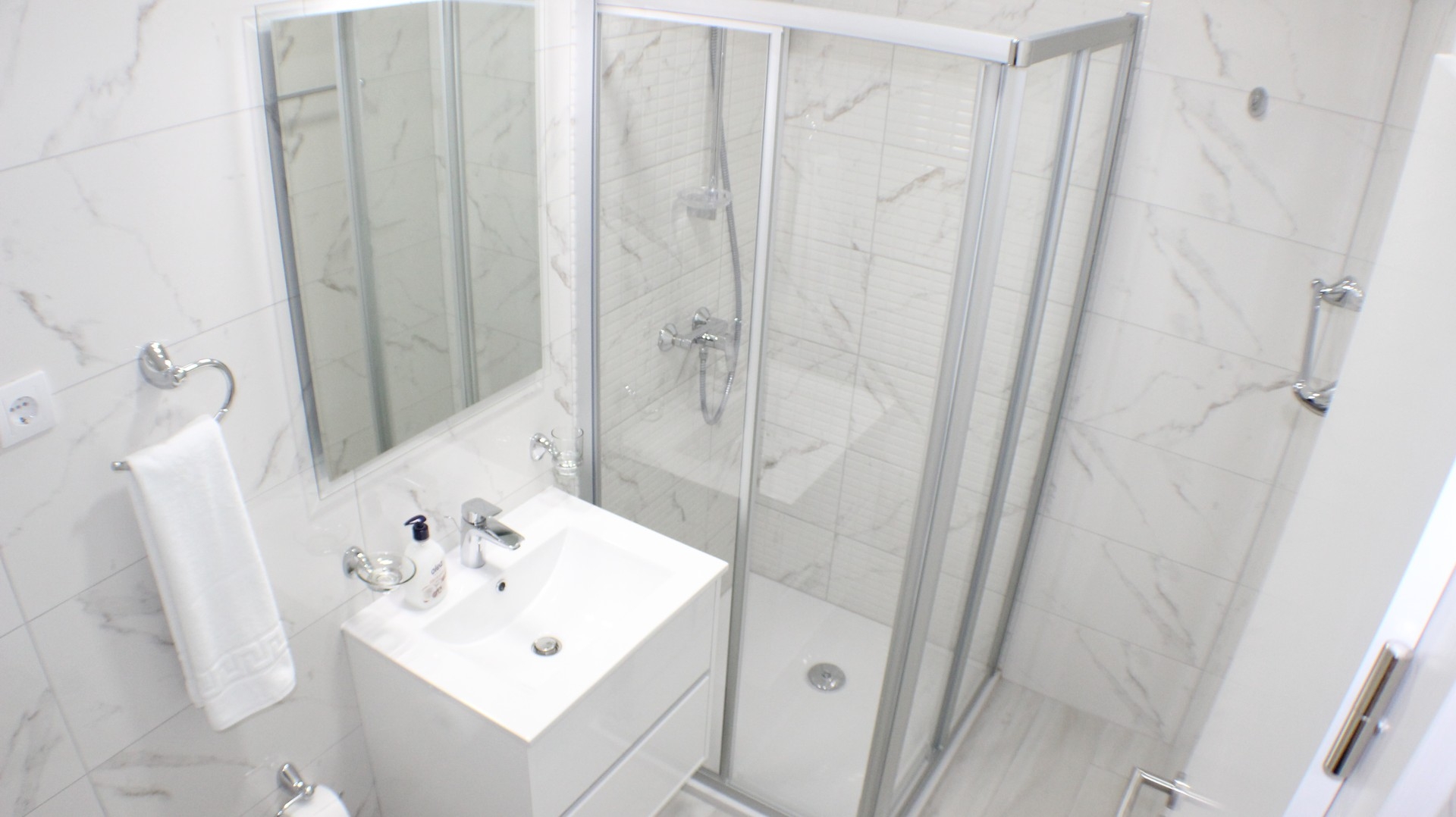 Two bedroom apartment with balcony and sea view Promajna, Makarska  A-l