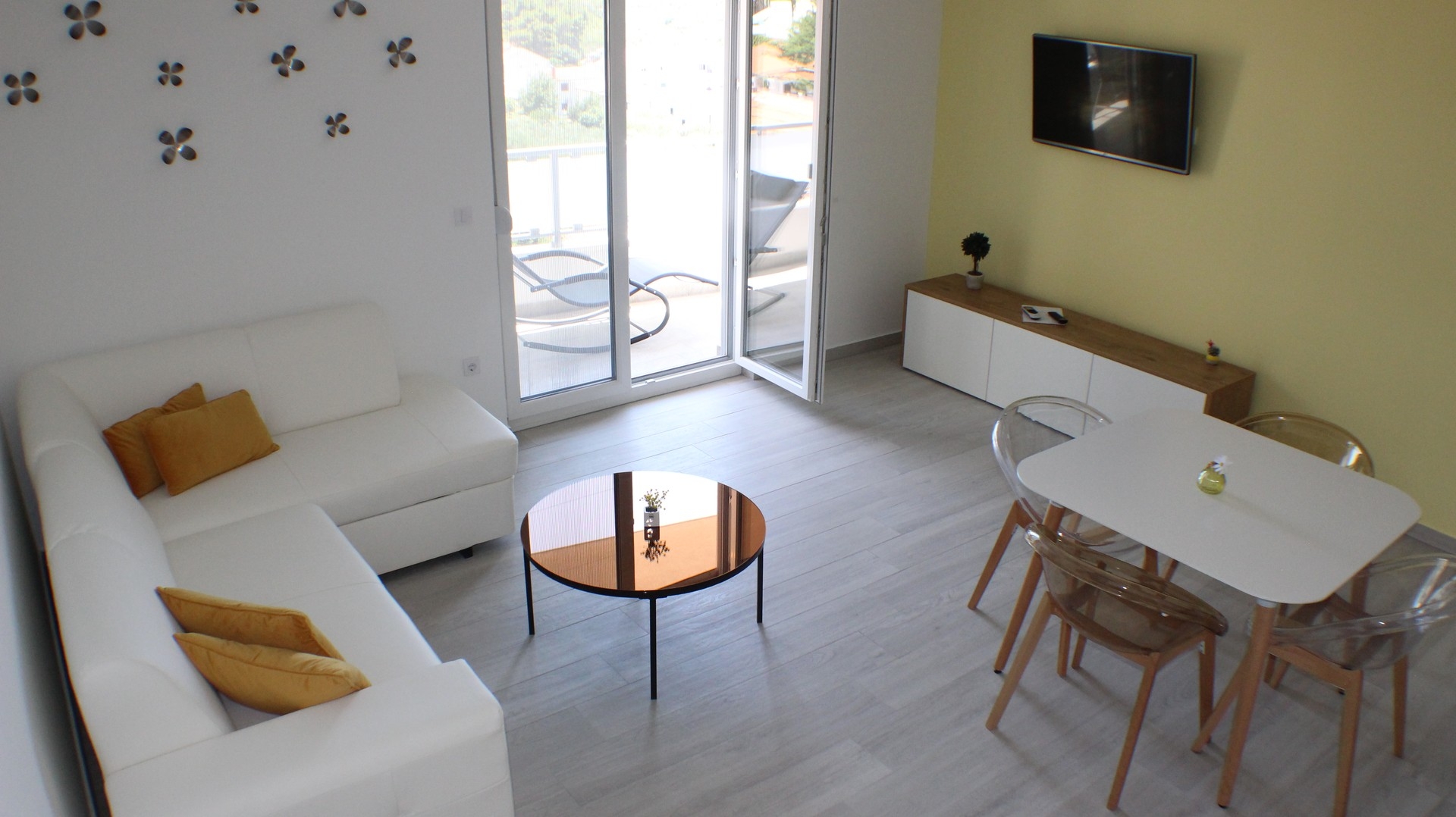 Two bedroom apartment with balcony and sea view Promajna, Makarska  A-l