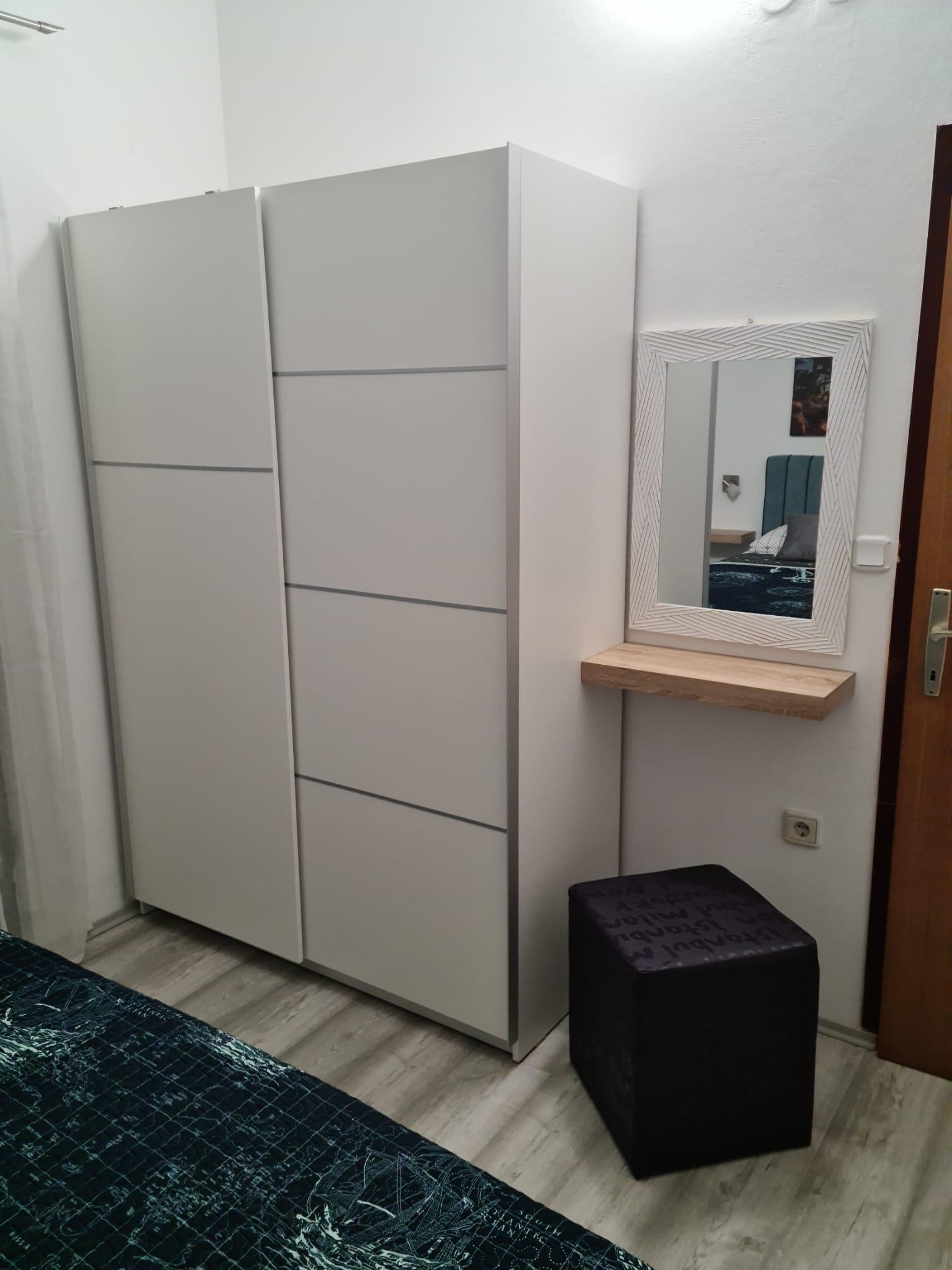 One bedroom apartment near beach Vir  A-a